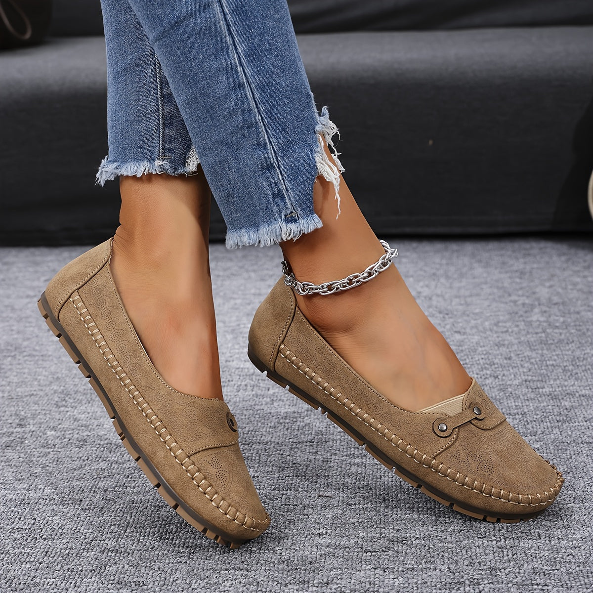 Large Size Trendy Retro Lightweight Metal Buckle Decorative Comfortable Soft Versatile Women's Flat Slip-On Shoes
