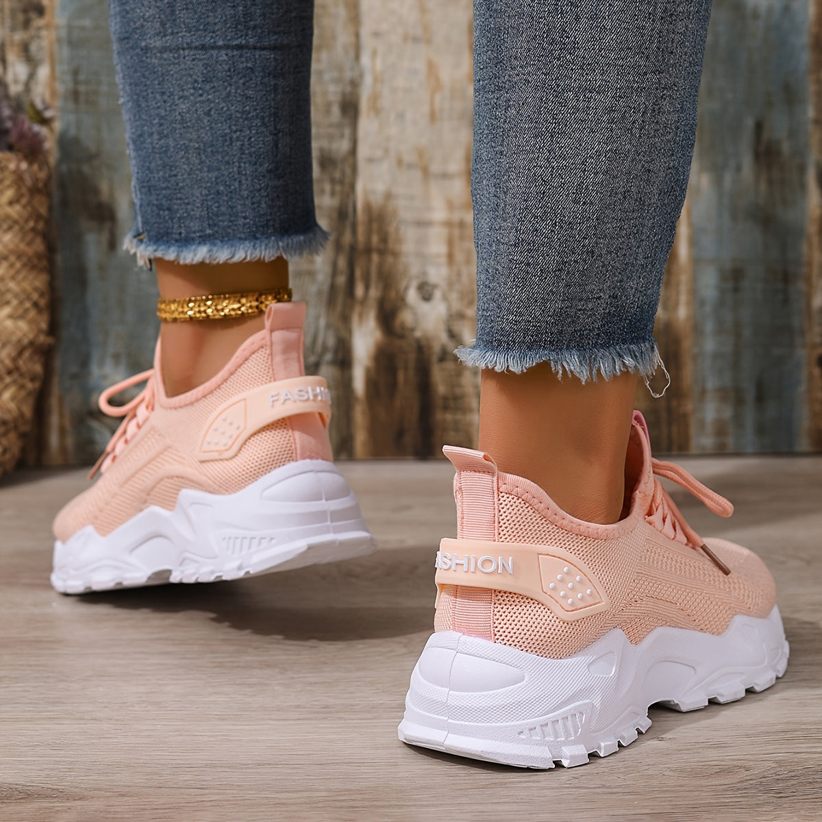 Large size Women's white shoes, summer mesh lace sneakers, comfortable low-top running shoes, travel and vacation leisure