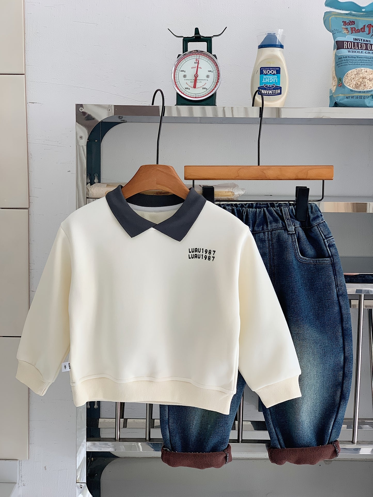 Boys' Soft Fleece-Lined Shirt - Casual, Stylish White with Black Collar and Cartoon Letter Print, Long Sleeve, Cotton Blend for Fall/Winter