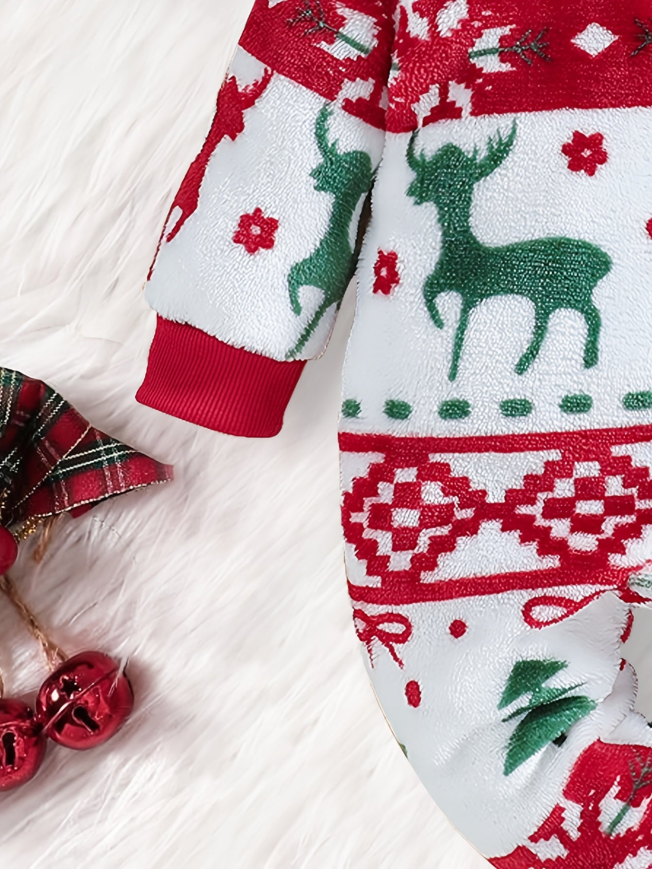 1pc Girls' Winter Warm Hooded Plush Outfit - Soft Long Sleeve Romper with Deer & Tree Pattern, Cozy Fleece Lined Leggings, Red & Green Holiday Design, for Outdoor, Christmas, New Year - Machine Washable, Perfect For Outdoor