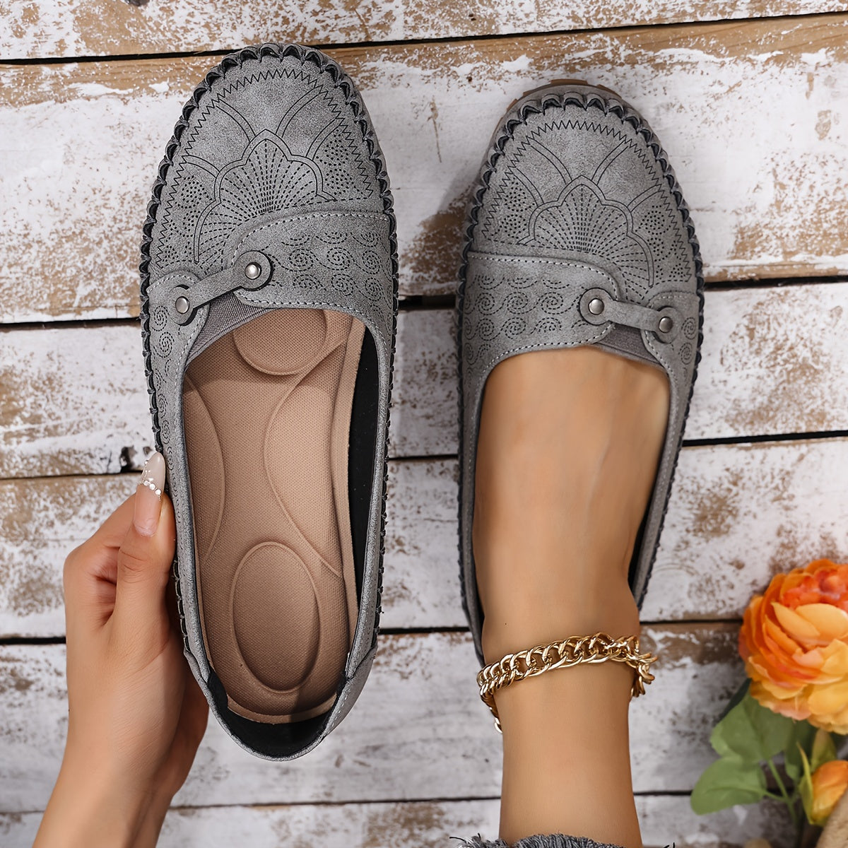 Large Size Trendy Retro Lightweight Metal Buckle Decorative Comfortable Soft Versatile Women's Flat Slip-On Shoes