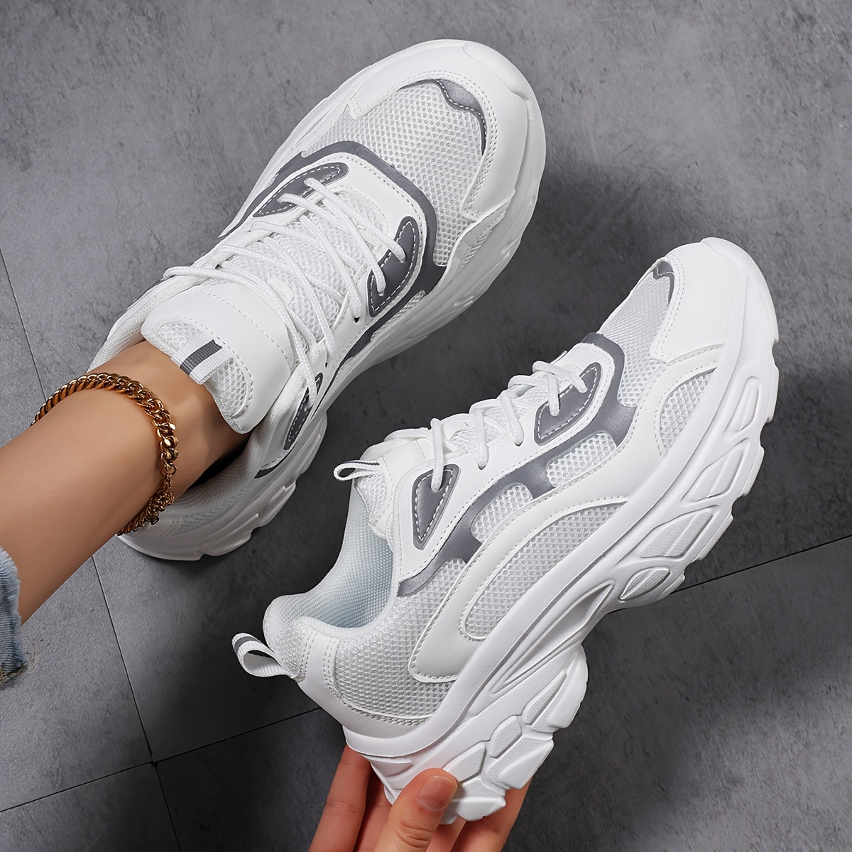 Breathable Running Shoes for Women, Casual Lace-Up Sneakers with Thick Sole, Round Toe, All-Season Outdoor Shopping