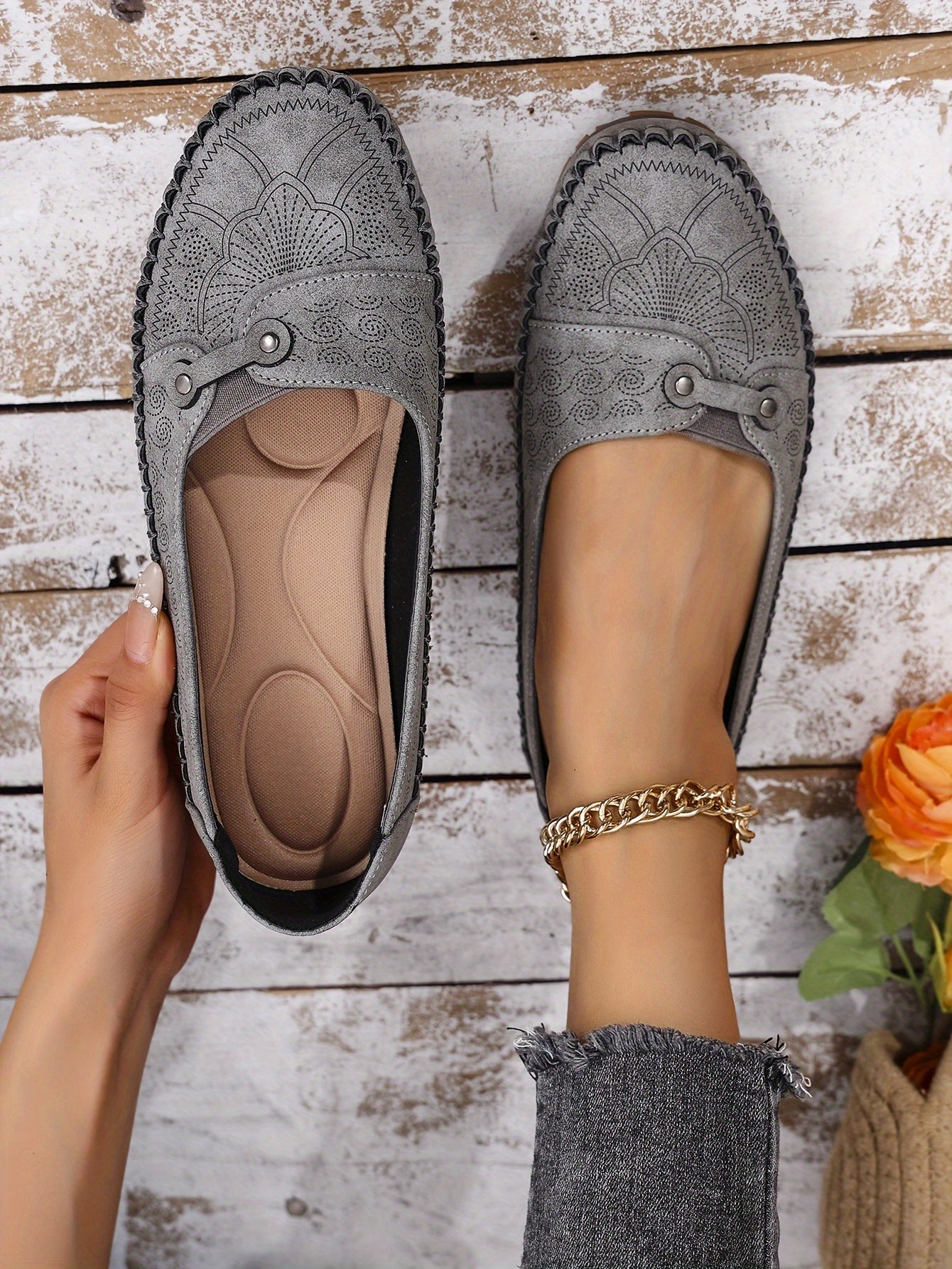 Large Size Trendy Retro Lightweight Metal Buckle Decorative Comfortable Soft Versatile Women's Flat Slip-On Shoes