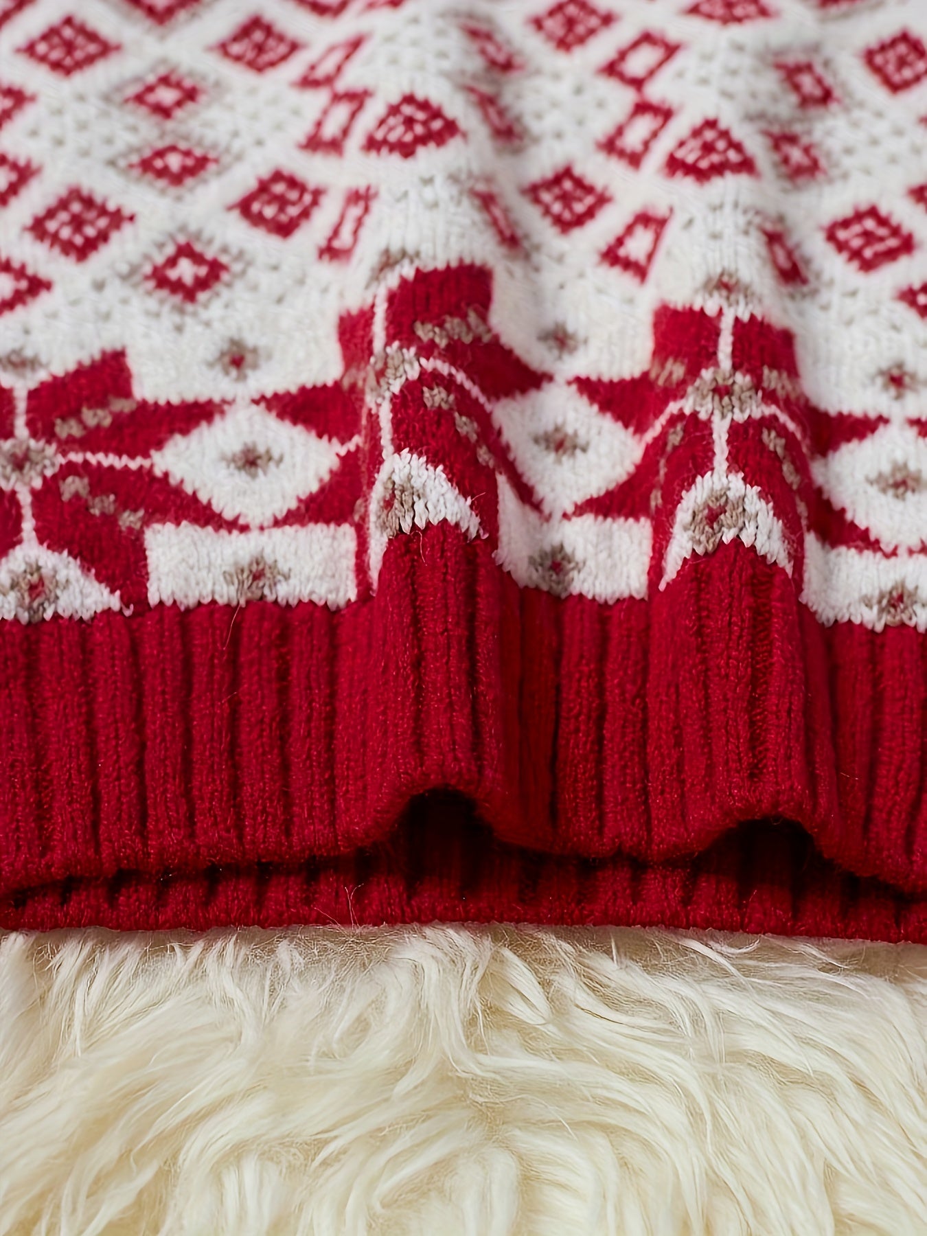 Men's Red & White Nordic Winter Knit Sweater with Reindeer & Snowflake Patterns - Soft Round Neck Long Sleeve Christmas Sweater for Men, Cozy Casual Winter Sweater for Holiday Parties & Casual Attire, Hand Washable, Festive S