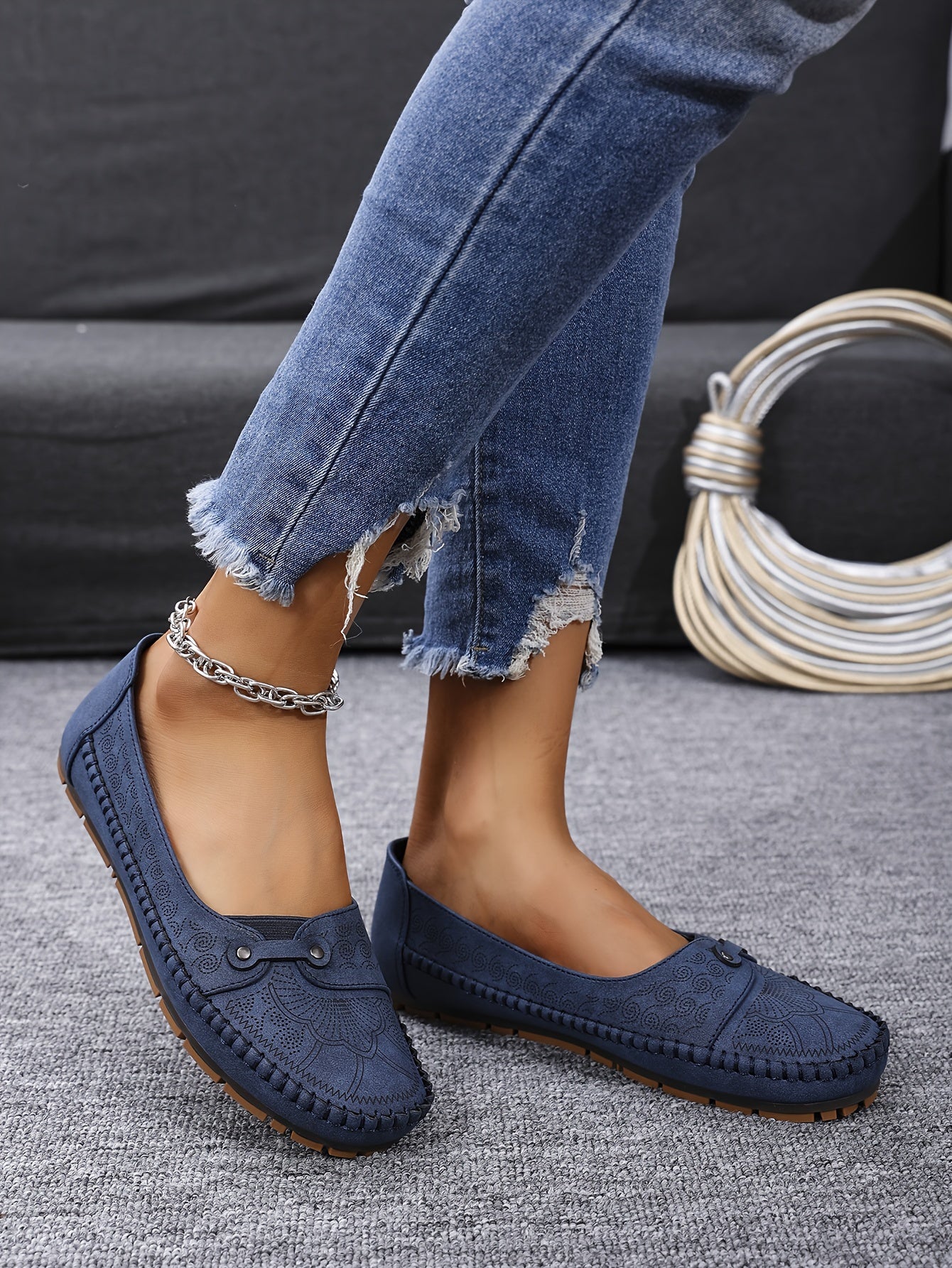 Large Size Trendy Retro Lightweight Metal Buckle Decorative Comfortable Soft Versatile Women's Flat Slip-On Shoes