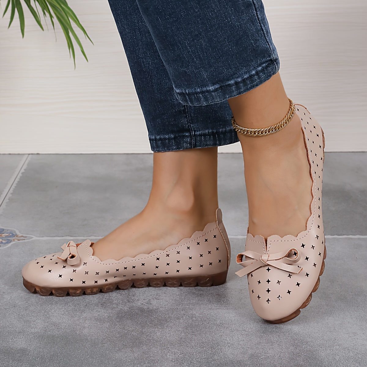 Women'S Non-Slip Soft-Soled Loafers with a Bow, New Summer Breathable Versatile Hollow-Out Flat Shoes for Nurses.
