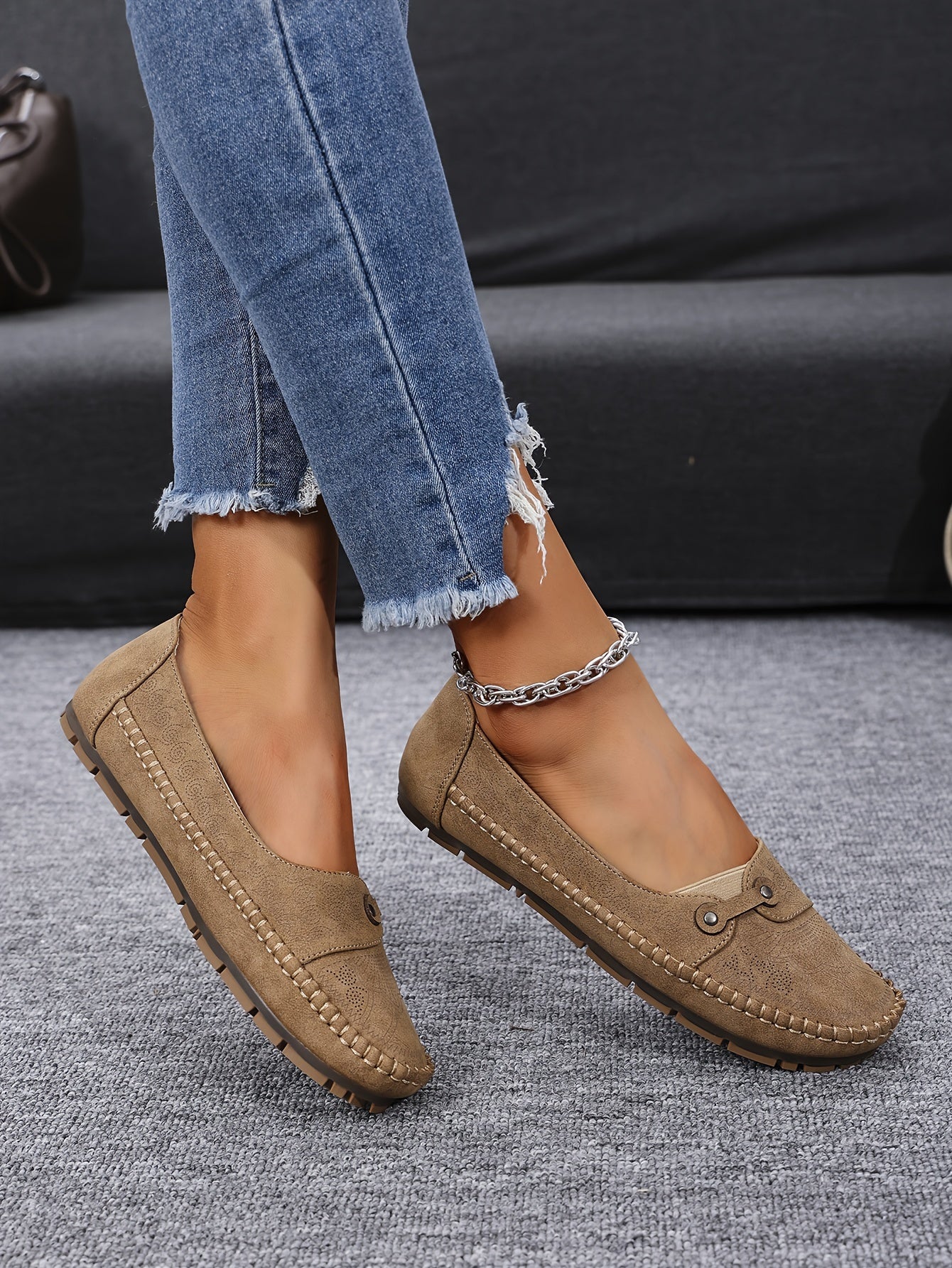 Large Size Trendy Retro Lightweight Metal Buckle Decorative Comfortable Soft Versatile Women's Flat Slip-On Shoes