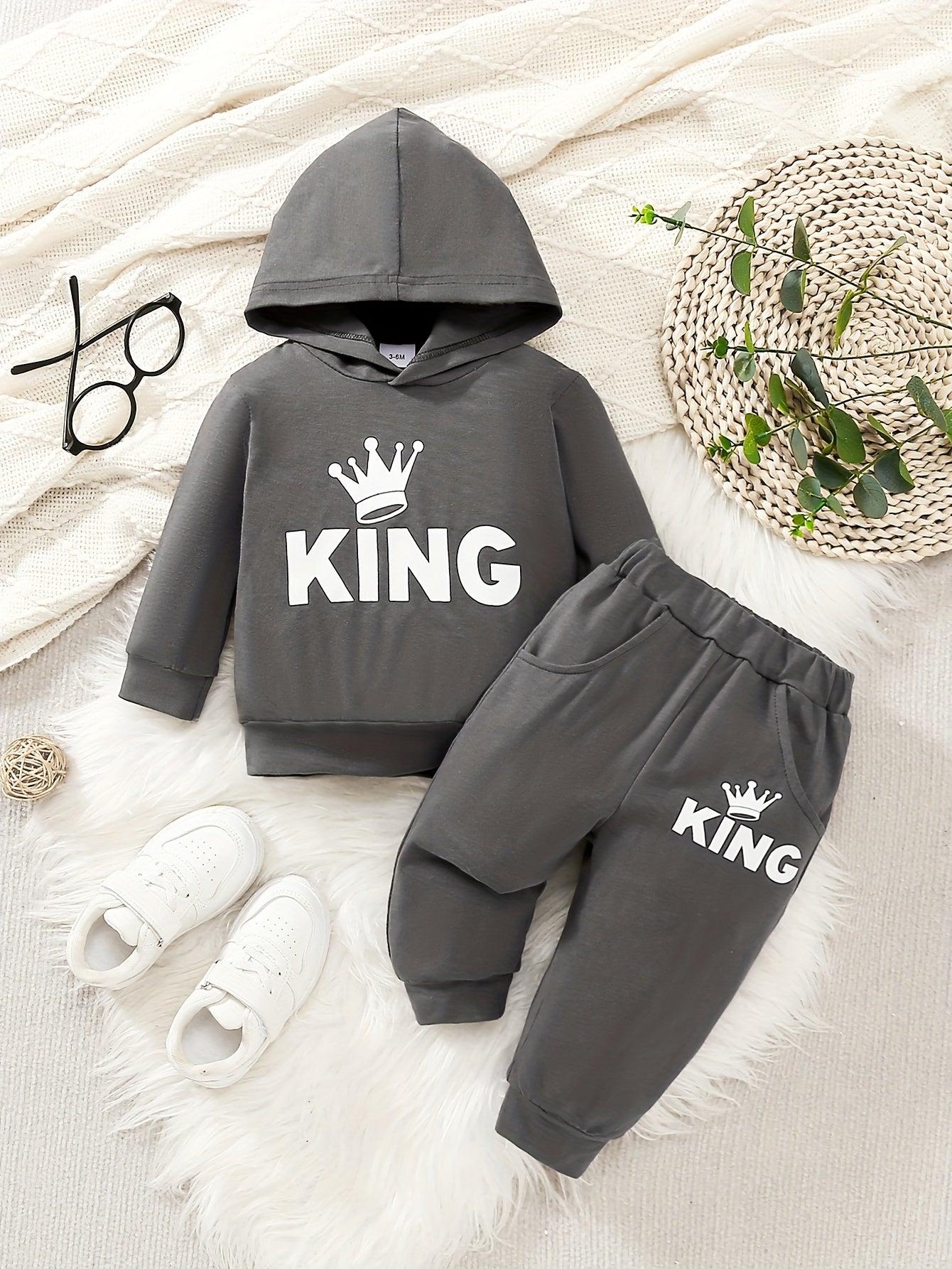 2 հատ Baby Boy's Casual Fashion Outfit Hooded KING Print երկարաթև մարզաշապիկ + շալվար բացօթյա հավաքածու