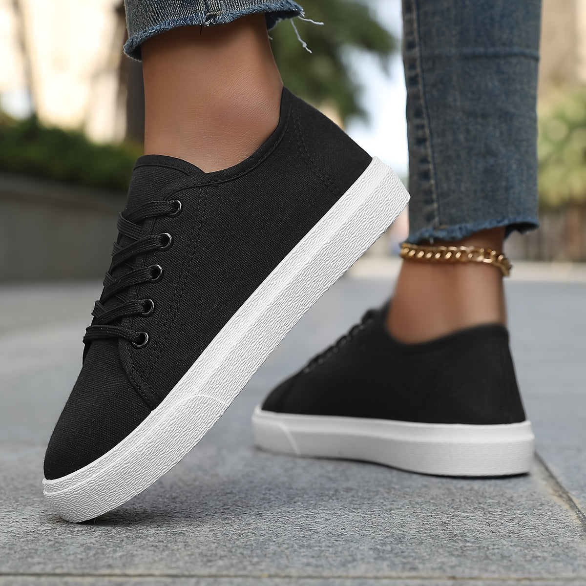 Women'S Lightweight Sneakers - Black and White Casual Lace-Up Skate Shoes with Round Toe, Comfortable EVA Sole, Breathable Fabric, Low Top Design for Casual Attire, Casual Skate Shoes|Round Toe Sneakers|Breathable Fabric Snea