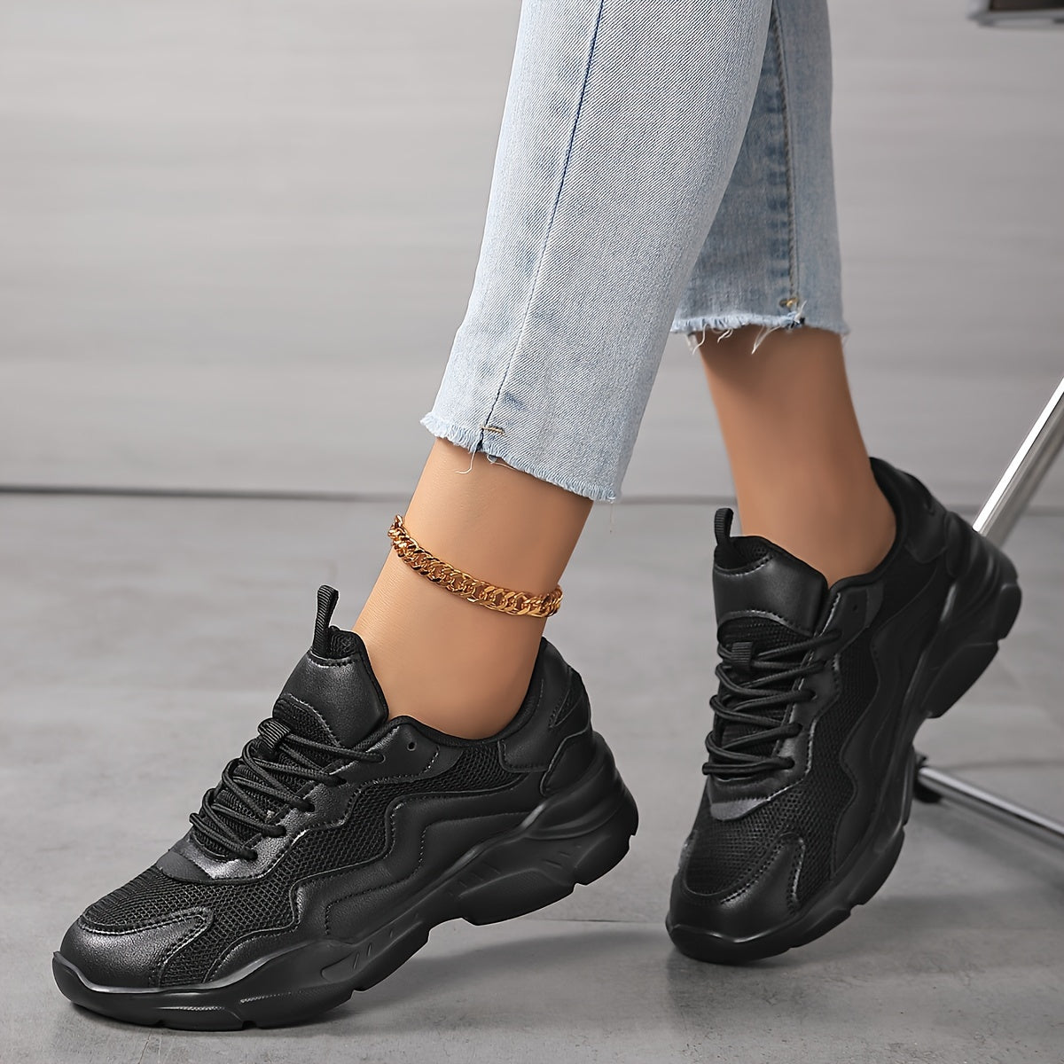 New Women's large-size shock-absorbing soft-soled sports shoes, spring and autumn mesh breathable sports shoes. The sole has high rebound comfort, casual travel shoes