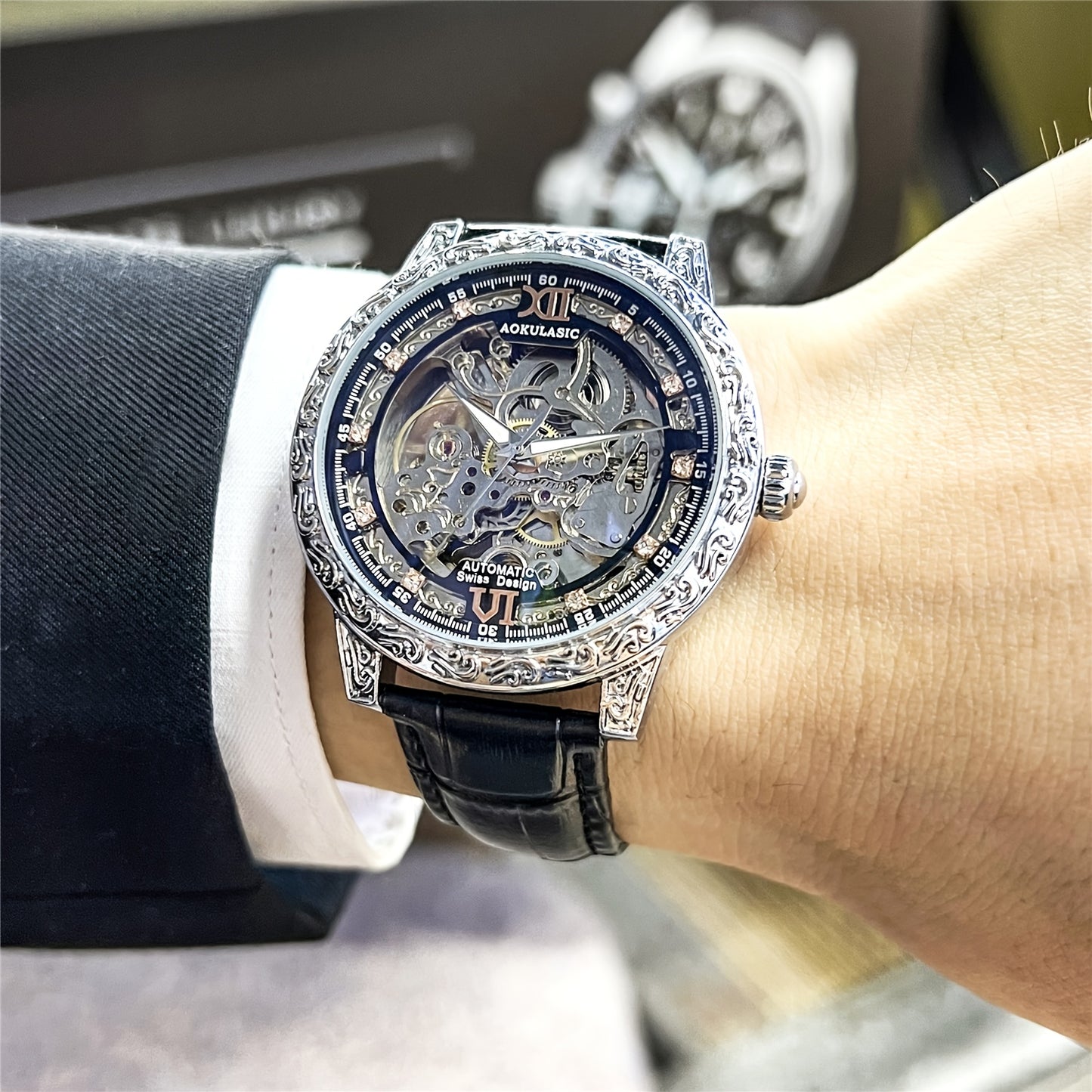 Vintage Hollow Carved Automatic Mechanical Men'S Watch, Fashionable Luxury Men'S Watch, High-end Thickened Mechanical Style Hip-Hop Party Wristwatch, Without Battery