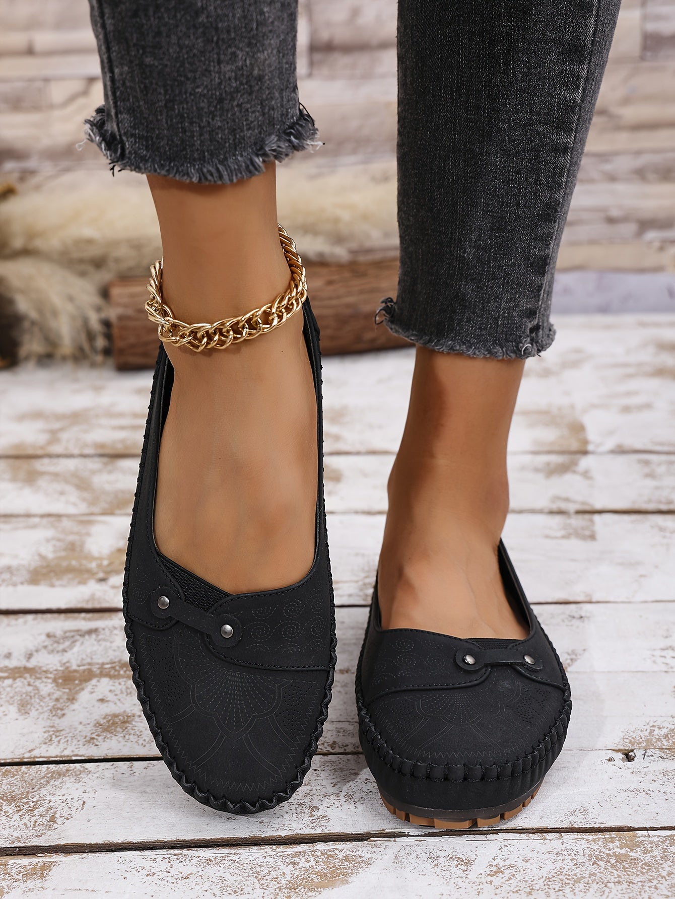 Large Size Trendy Retro Lightweight Metal Buckle Decorative Comfortable Soft Versatile Women's Flat Slip-On Shoes