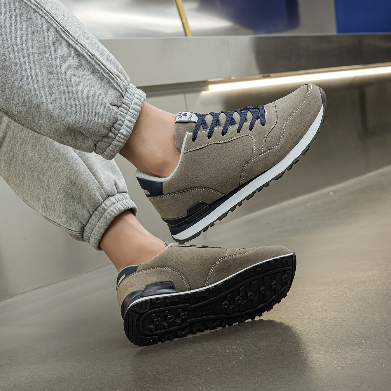Men's Non-Slip Sneakers - All-Season Lace-Up Sneakers with Cushioned PU Sole, Beige/Blue Accent Low-Top Design for Gym, Hiking, Everyday - Non-Marking Tread, Durable Easy-Clean Casual Shoes, Hiking Sneakers, Gym Footwear, R