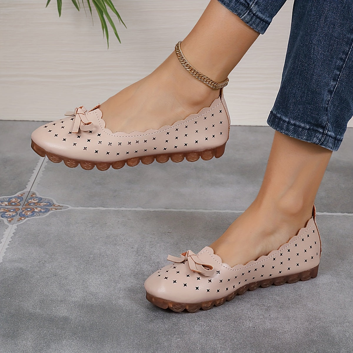 Women'S Non-Slip Soft-Soled Loafers with a Bow, New Summer Breathable Versatile Hollow-Out Flat Shoes for Nurses.