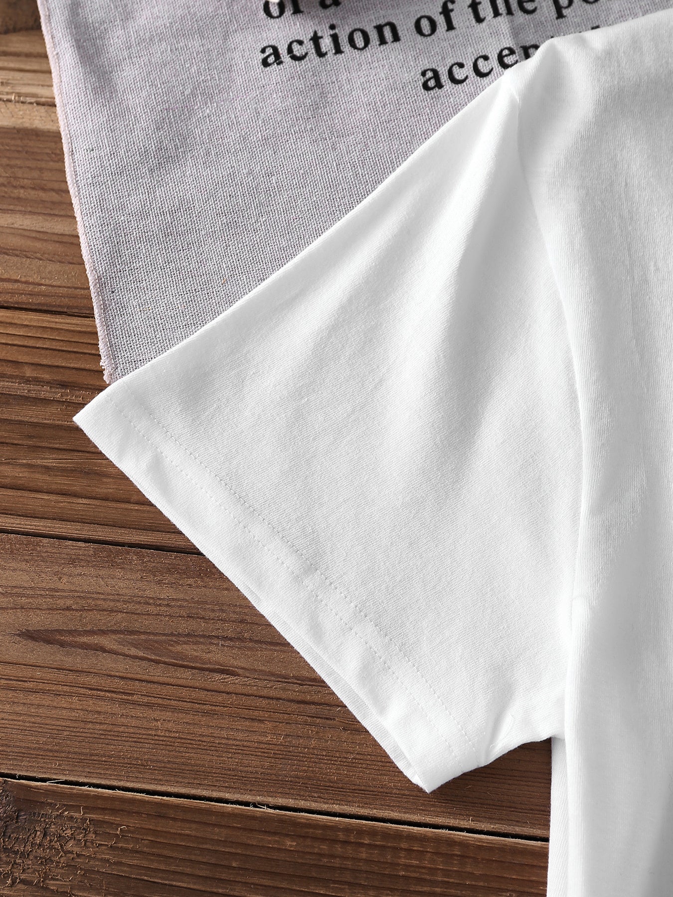 Women's Casual Cotton T-Shirt with Hummingbird Leaf Print