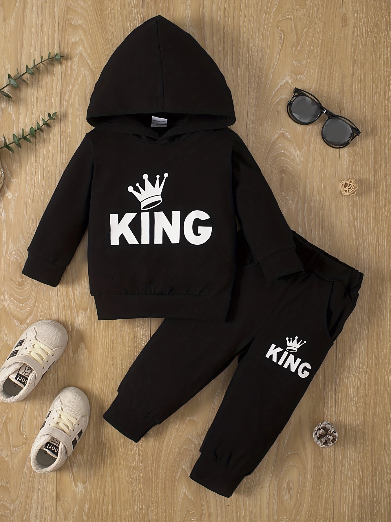 2 հատ Baby Boy's Casual Fashion Outfit Hooded KING Print երկարաթև մարզաշապիկ + շալվար բացօթյա հավաքածու