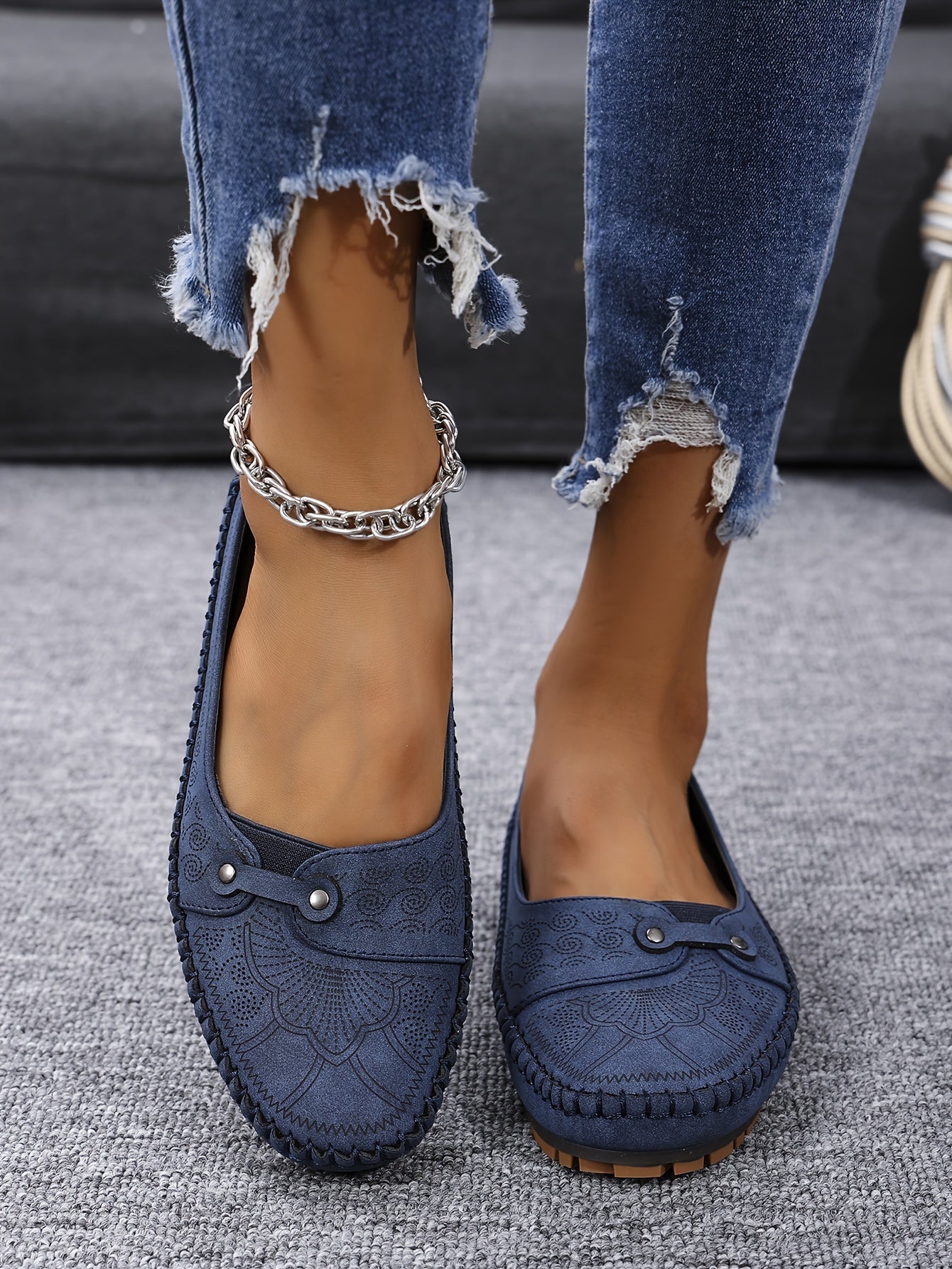 Large Size Trendy Retro Lightweight Metal Buckle Decorative Comfortable Soft Versatile Women's Flat Slip-On Shoes
