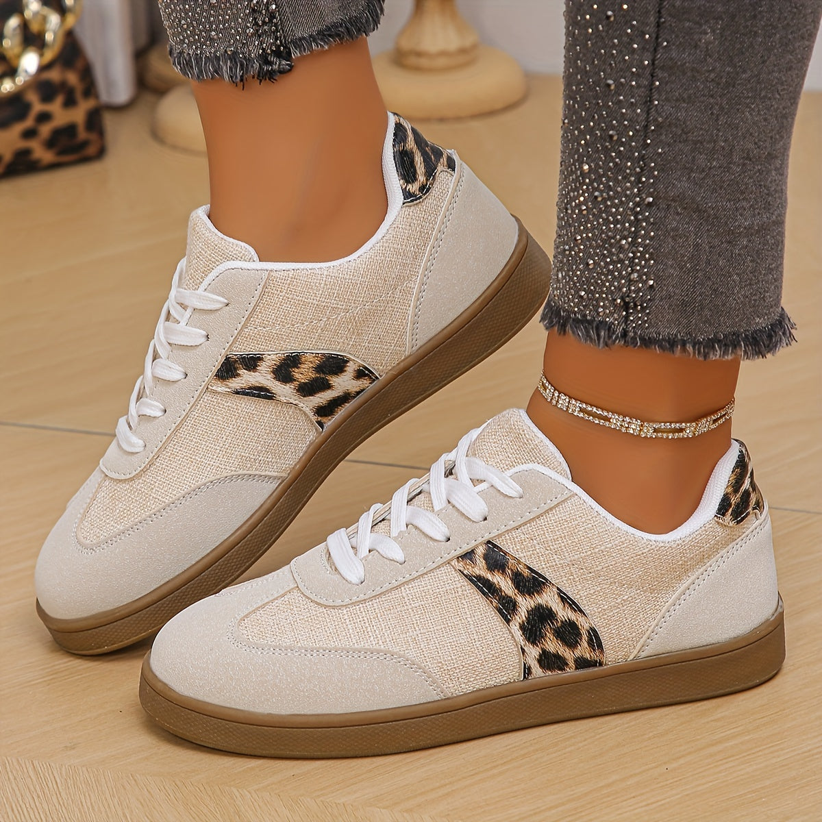 Chic Leopard Print կանացի սպորտային կոշիկներ՝ ռետրո-ներշնչված, ժանյակավոր բնակարաններ հարմարավետ TPR ներբանով բոլոր եղանակների համար