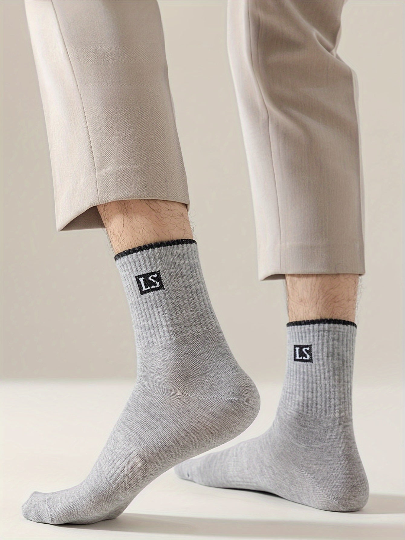 5/10 Pairs Of Men's Trendy Solid Crew Socks, Spring and Fall Breathable Comfy Casual Socks for Men's Outdoor Wearing All Seasons Wearing