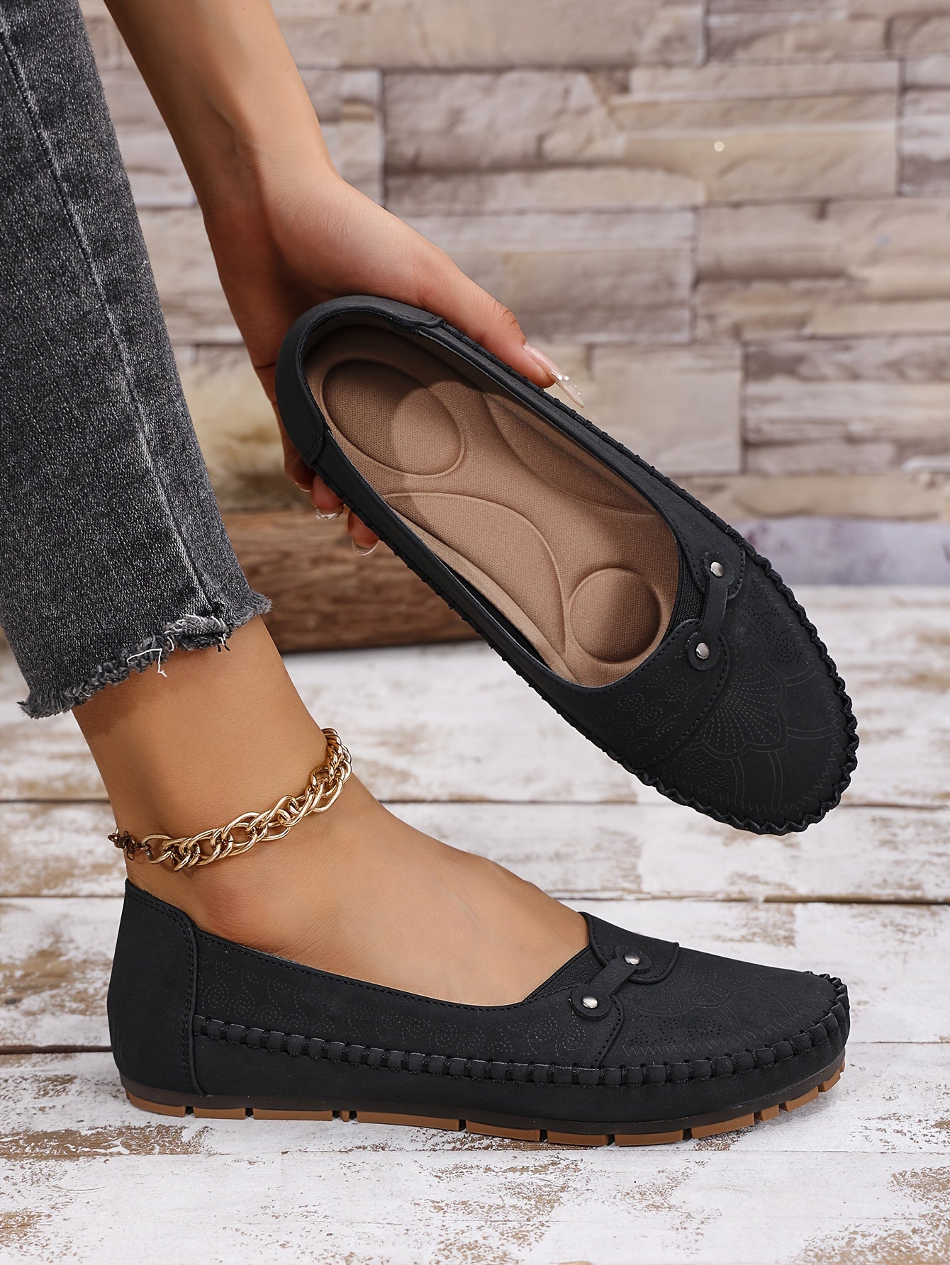 Large Size Trendy Retro Lightweight Metal Buckle Decorative Comfortable Soft Versatile Women's Flat Slip-On Shoes