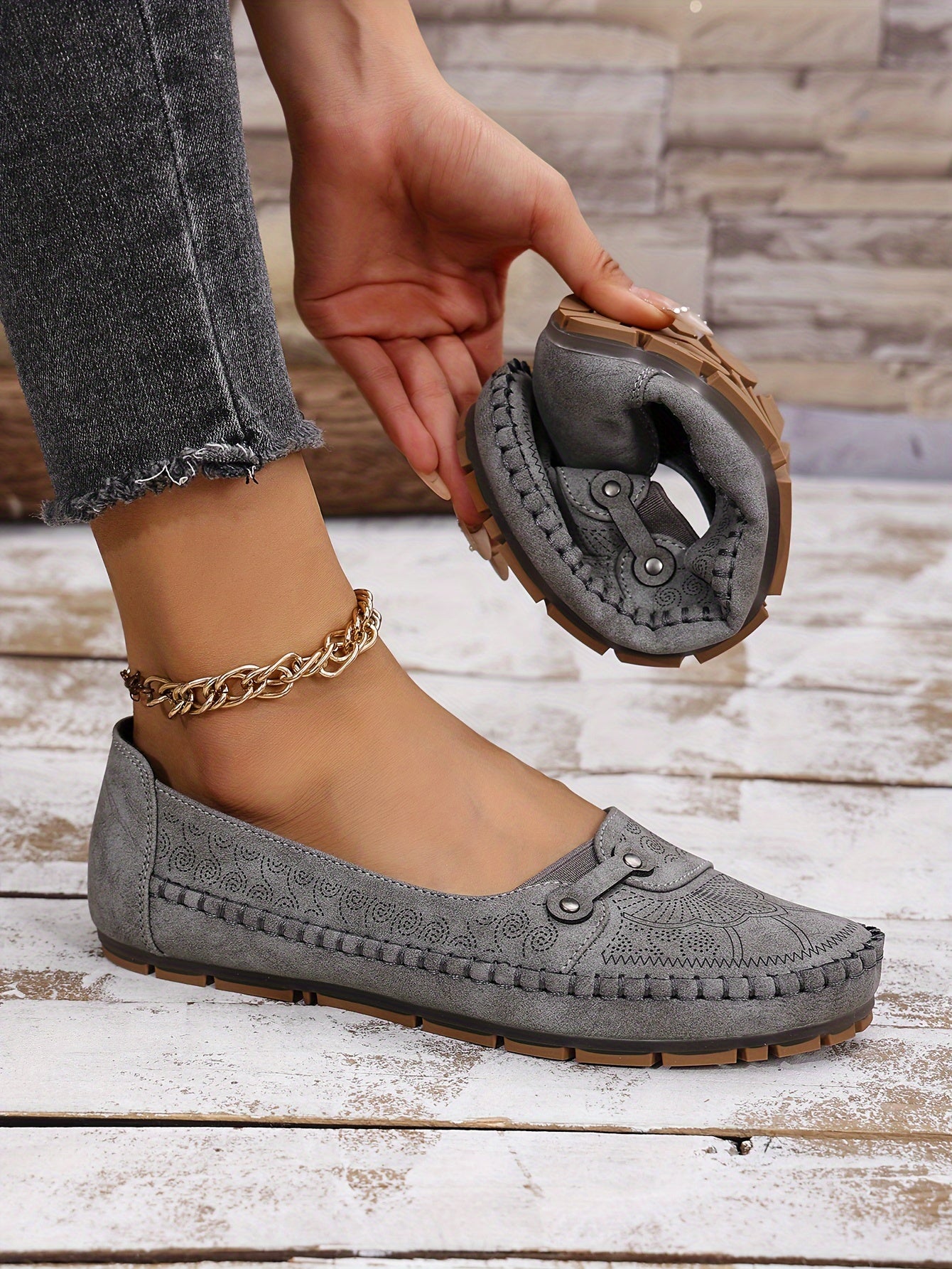 Large Size Trendy Retro Lightweight Metal Buckle Decorative Comfortable Soft Versatile Women's Flat Slip-On Shoes
