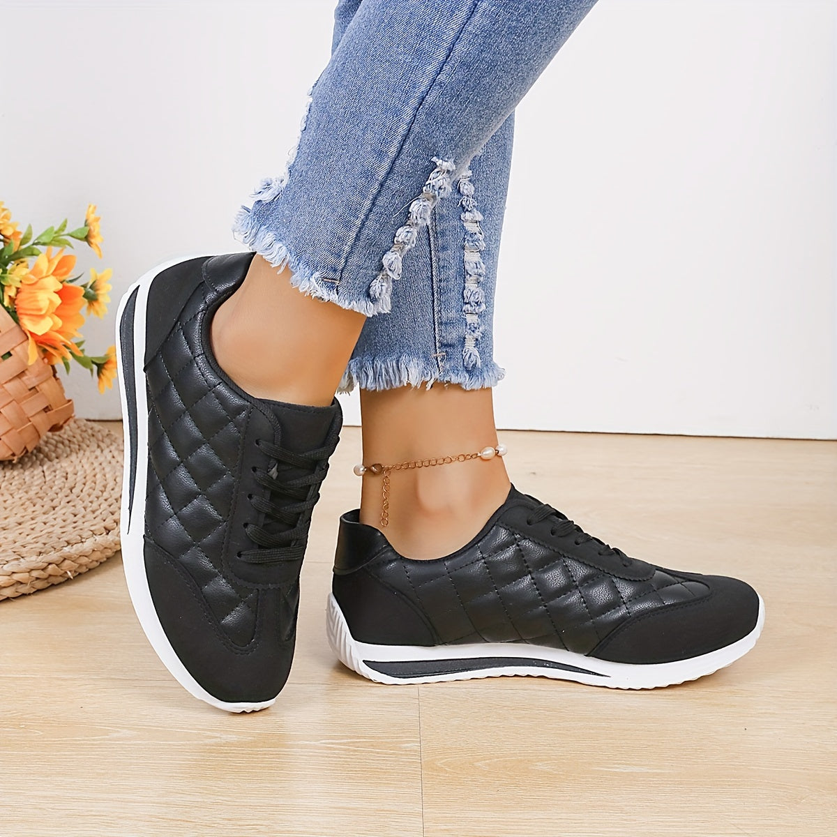 Women's Contrast Color Casual Sneakers, Lace Up Lightweight Soft Sole Walking Shoes, Low-top Quilted Pattern Trainers plus size