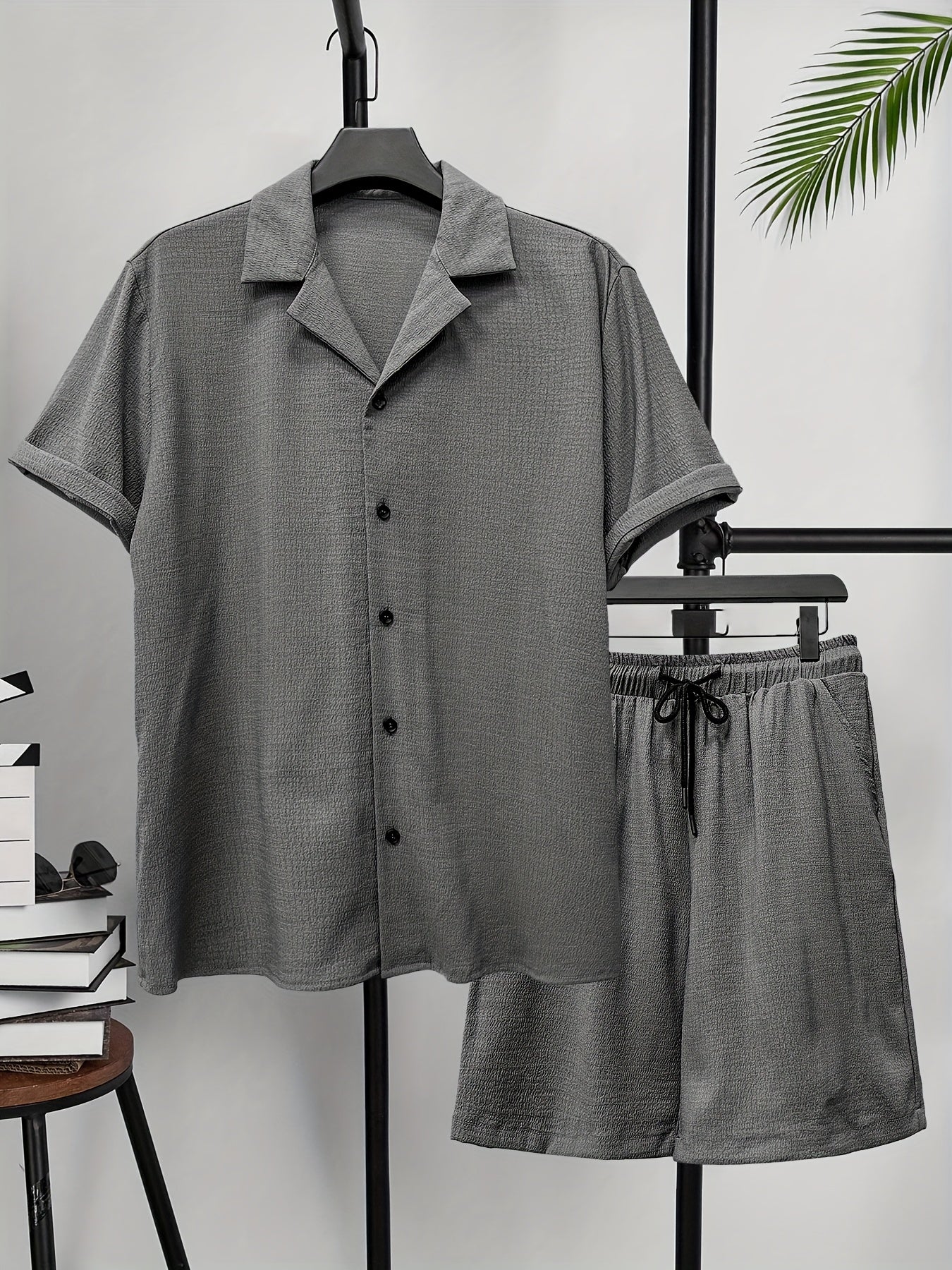 2025 spring and summer new small checkered texture shirt and shorts suit, casual solid color suit collar short-sleeved shirt and shorts Men's 2pcs suit, summer light top and pants Men's beach suit, daily outing, casual travel
