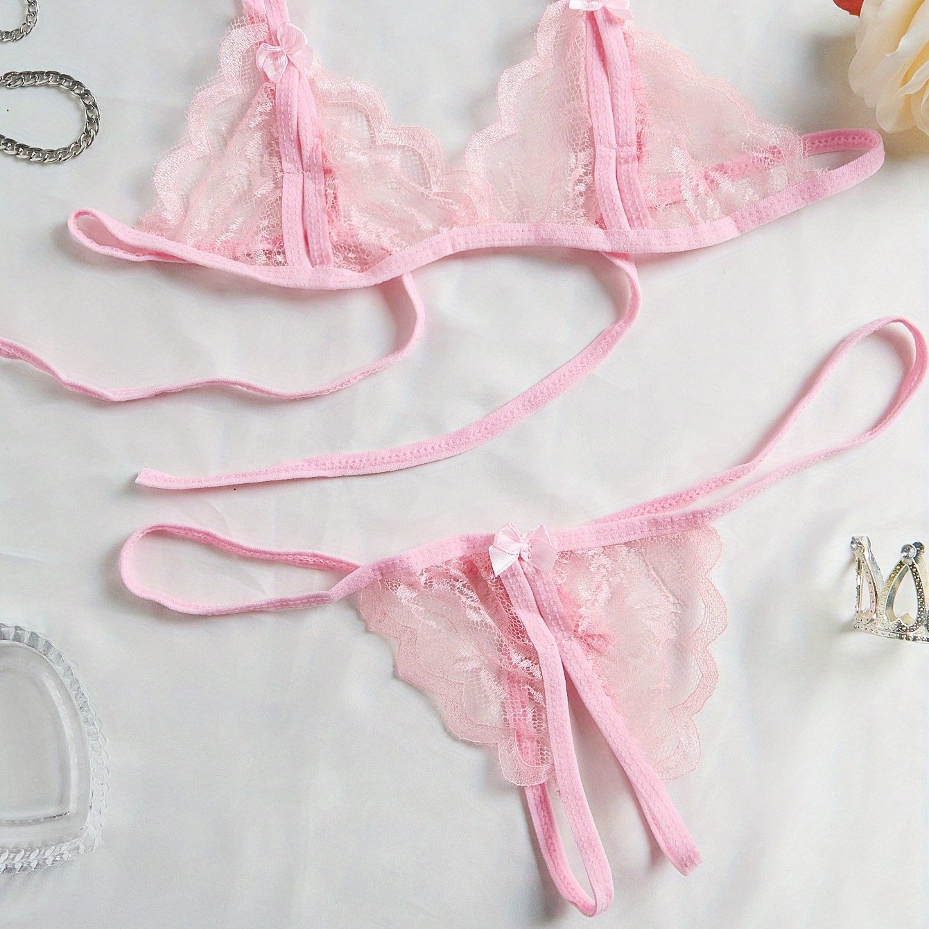 Sexy V-Neck Lace Floral Sexy Lingerie Bra Crotchless Panties, Women'S Sexy Lingerie, Free-To-Take Three-Point Lingerie Set, Suitable for Halloween, Christmas, Thanksgiving, Valentine'S Day, Give Gifts to Girlfriends And Surpr