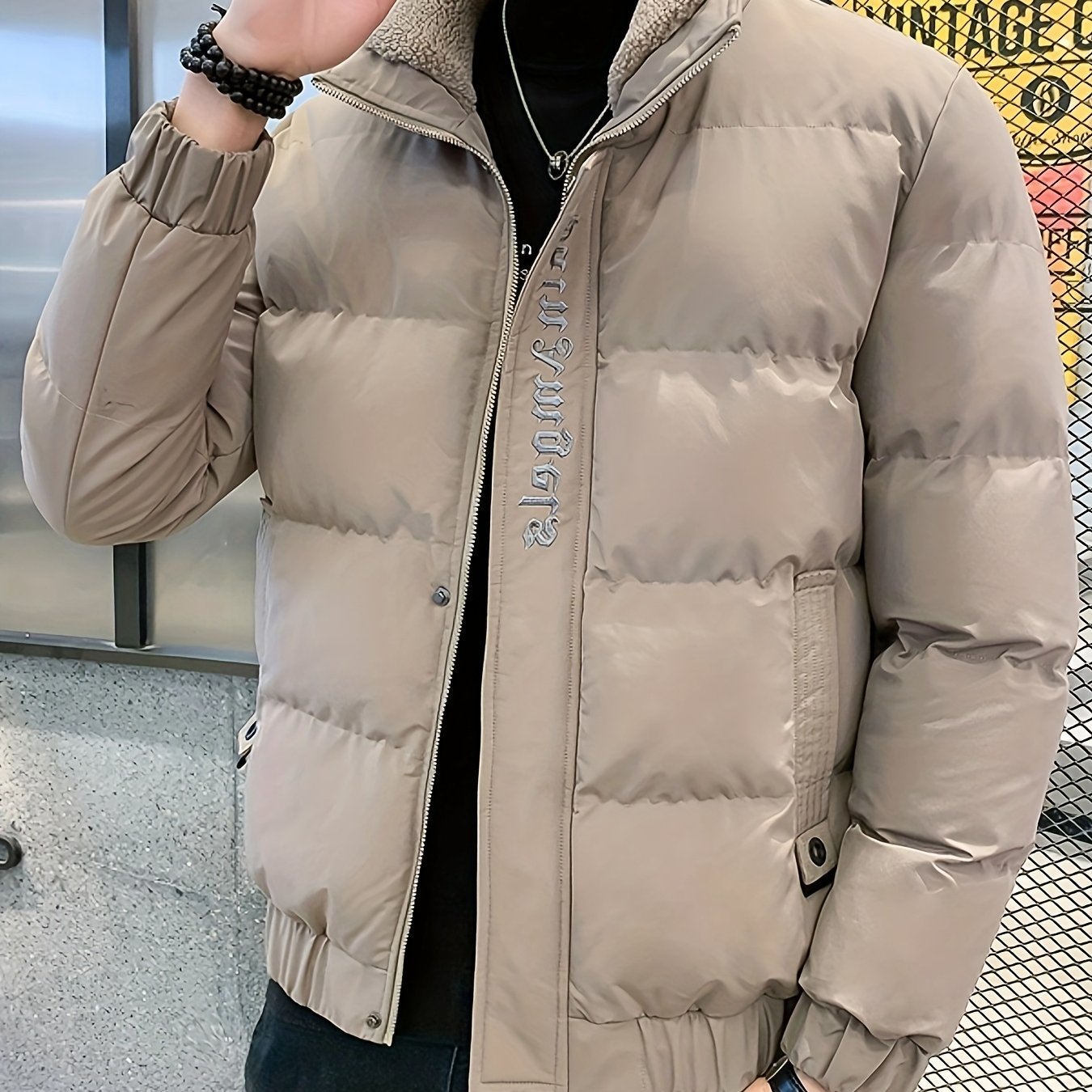 Տղամարդու ձմեռային բաճկոն - հաստ, տաք և նորաձև՝ կայծակաճարմանդով և գրպաններով, սև, ազատ չափսի՝ ցուրտ եղանակի համար, ձմեռային հագուստ