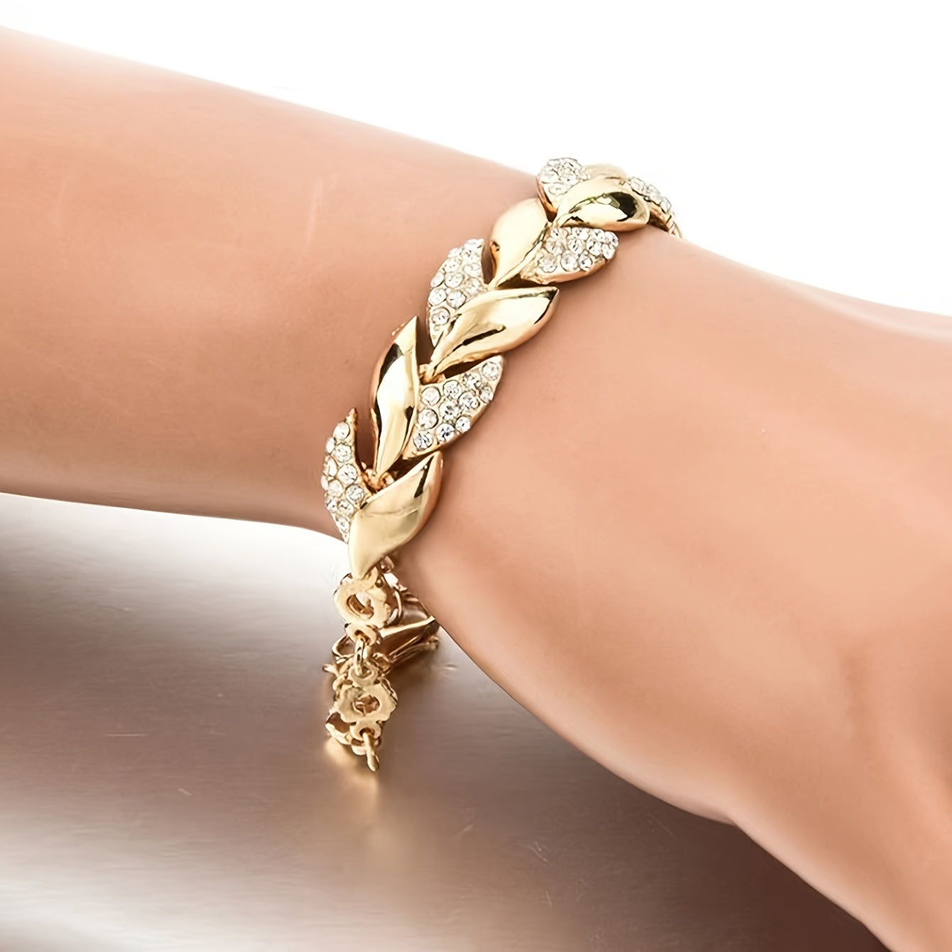 1pc Daily Banquet Jewelry, Golden Leaf Bracelet, Fashion Wedding Jewelry, Inlaid Faux Diamond Bracelet For Men Women