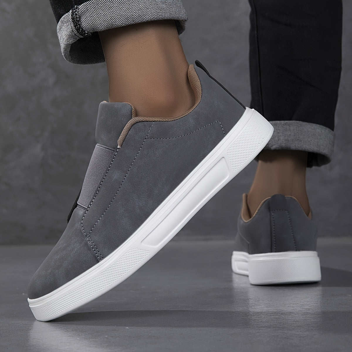 Men's Casual Round-Toe Slip-On Loafers Lightweight for All Seasons