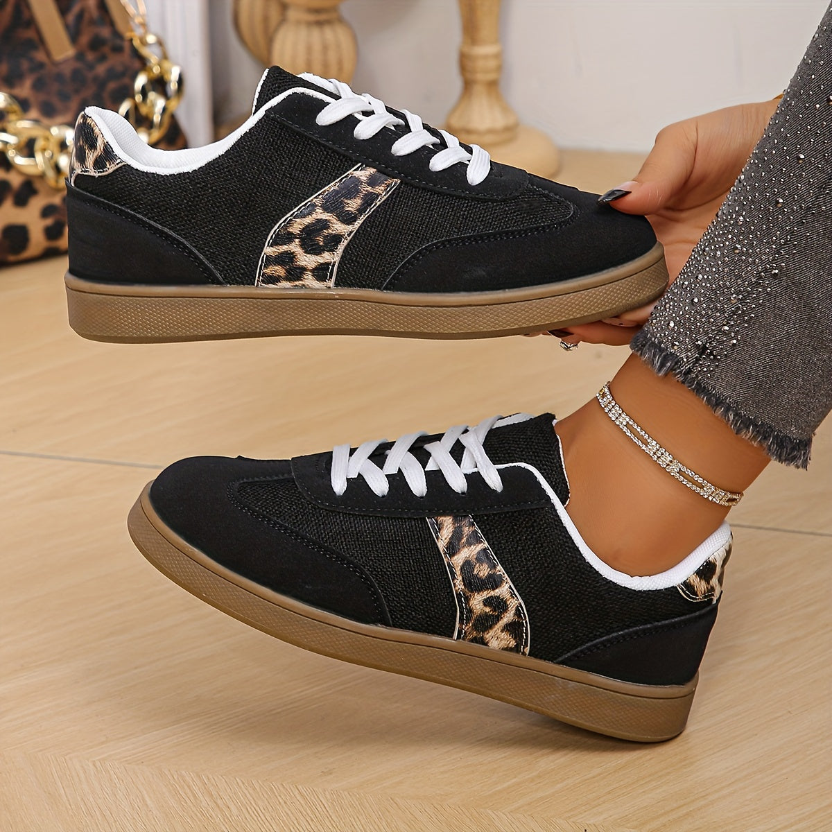 Chic Leopard Print կանացի սպորտային կոշիկներ՝ ռետրո-ներշնչված, ժանյակավոր բնակարաններ հարմարավետ TPR ներբանով բոլոր եղանակների համար