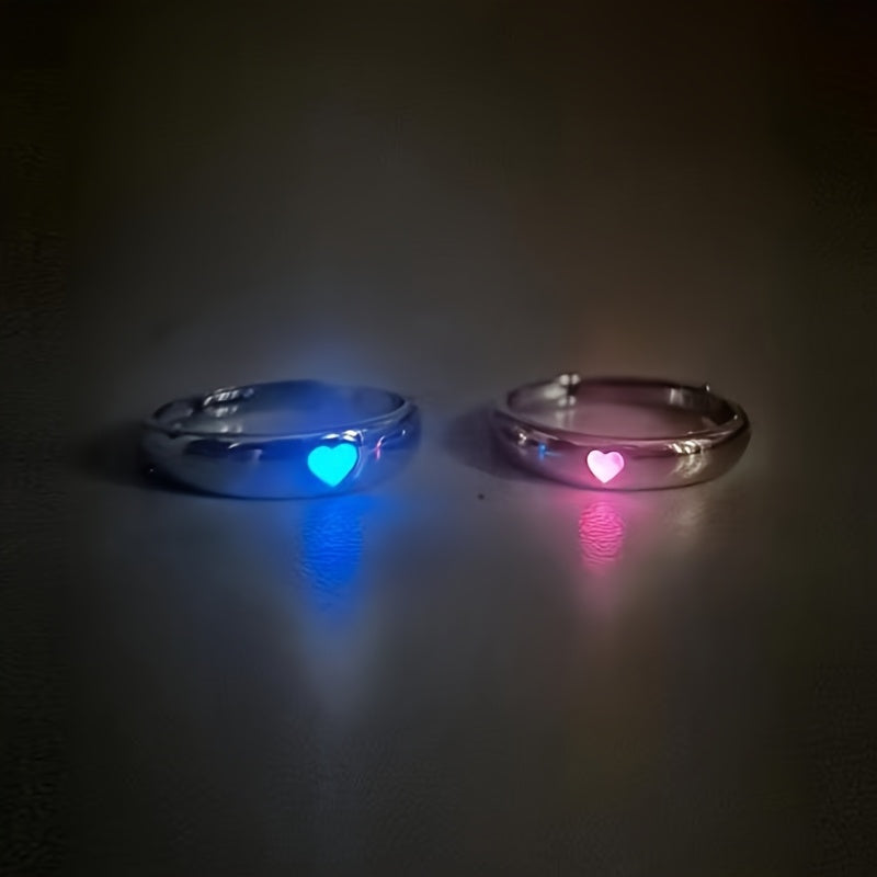 A Pair of Unique Glow-In-The-Dark Heart Rings, Adjustable for Couples, Perfect As a Valentine'S Day Gift for Your Loved One at a Nightclub Party.
