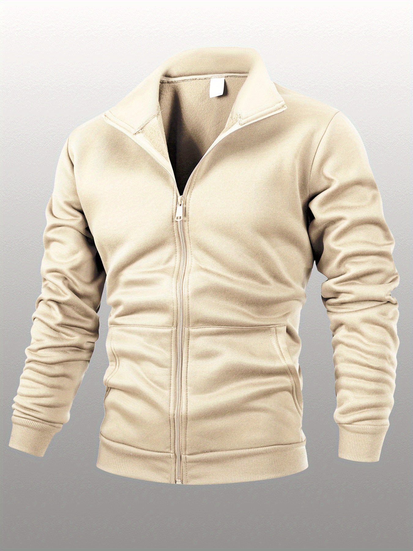 Տղամարդու միագույն բրդյա բաճկոն՝ կանգնած օձիքով, կայծակաճարմանդով, երկար թևքերով, սպորտային, առանց գլխարկի, մեծ կողային գրպաններով, հարմար է ամենօրյա կրելու, բացօթյա գործունեության, լեռնագնացության համար