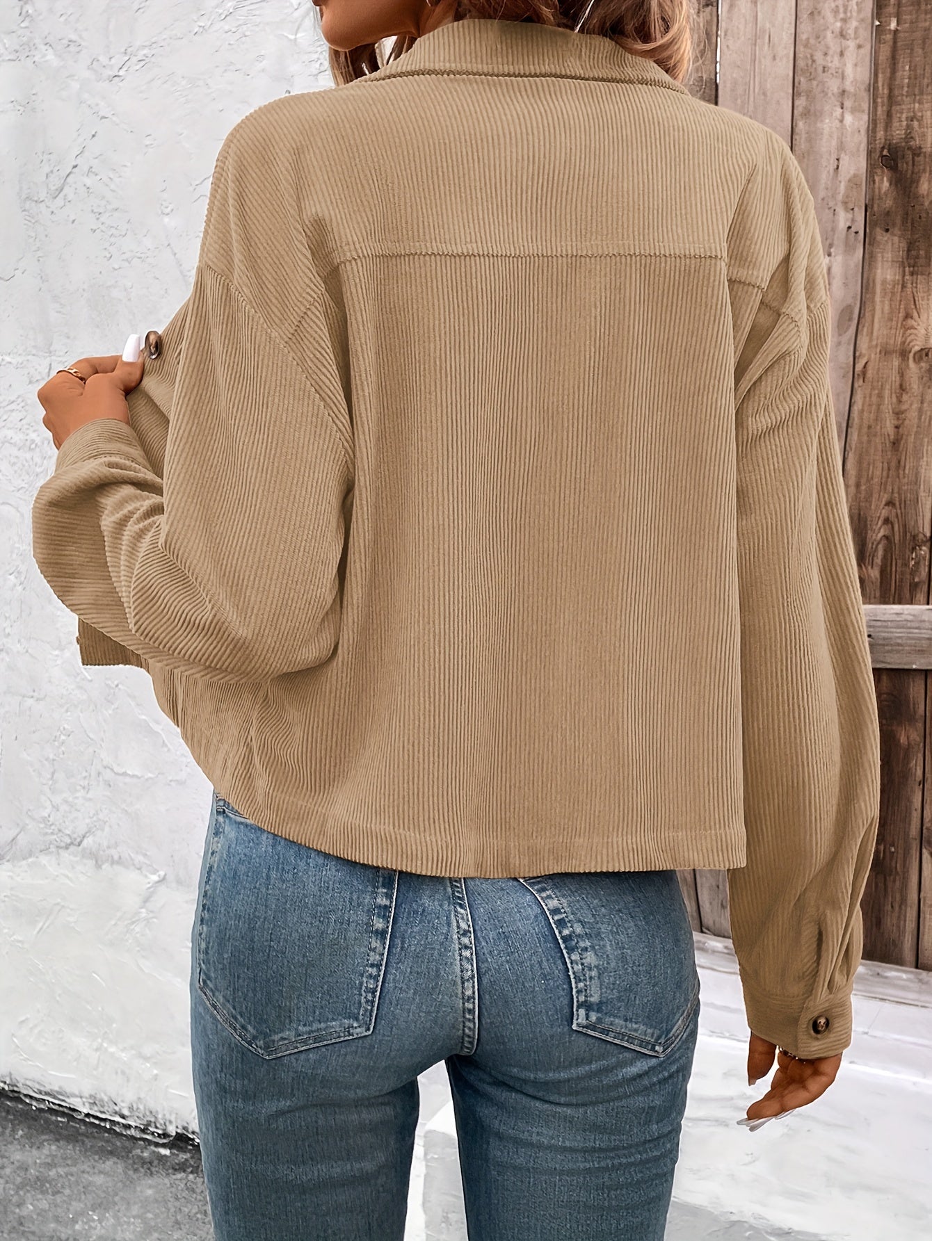 Կանացի էլեգանտ վարդագույն կոճակներով բաճկոն՝ փեղկավոր գրպաններով - Աշնանային առօրյա վերնազգեստ, երկար թևքերով, կոճակներով դետալներով, պոլիեսթերի խառնուրդով, լվացվող լվացքի մեքենայով, առօրյա վերնազգեստ | Կոճակներով բաճկոն | Պոլիեսթերի խառնուրդով բաճկոն