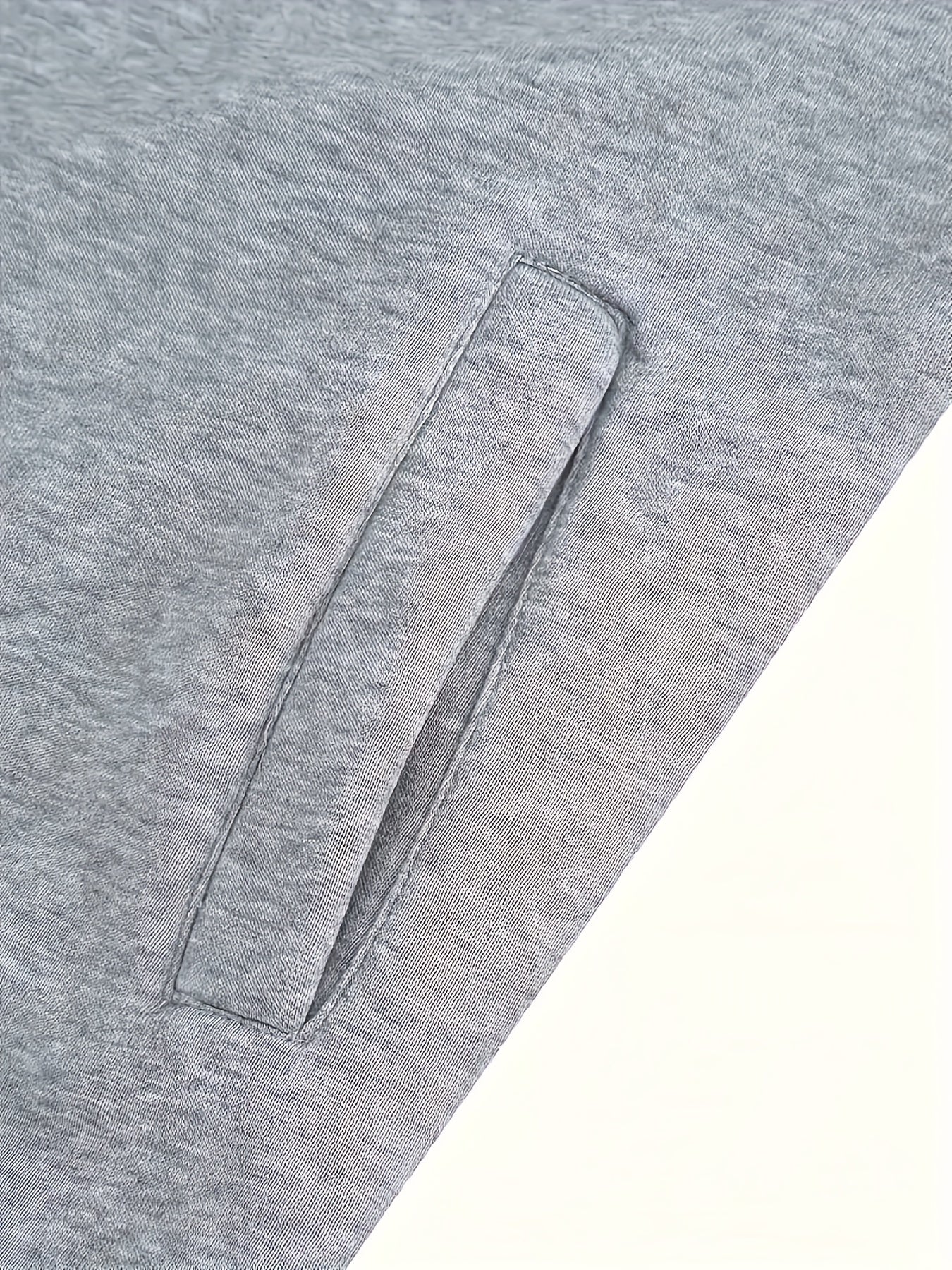 Տղամարդկանց աշնանային և ձմեռային կայծակաճարմանդով սվիտեր՝ հակադիր գույների, ուսաթևերով վերնաշապիկով