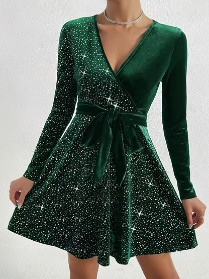 Կանացի էլեգանտ թավշյա զգեստ՝ խաչաձև վզնոցով և գոտիով - երկար թևքերով, սև՝ փայլուն աստղերով, պոլիեսթերի խառնուրդով, լվացվող մեքենայով, իդեալական է առօրյա կամ երեկոյան հագուստի համար