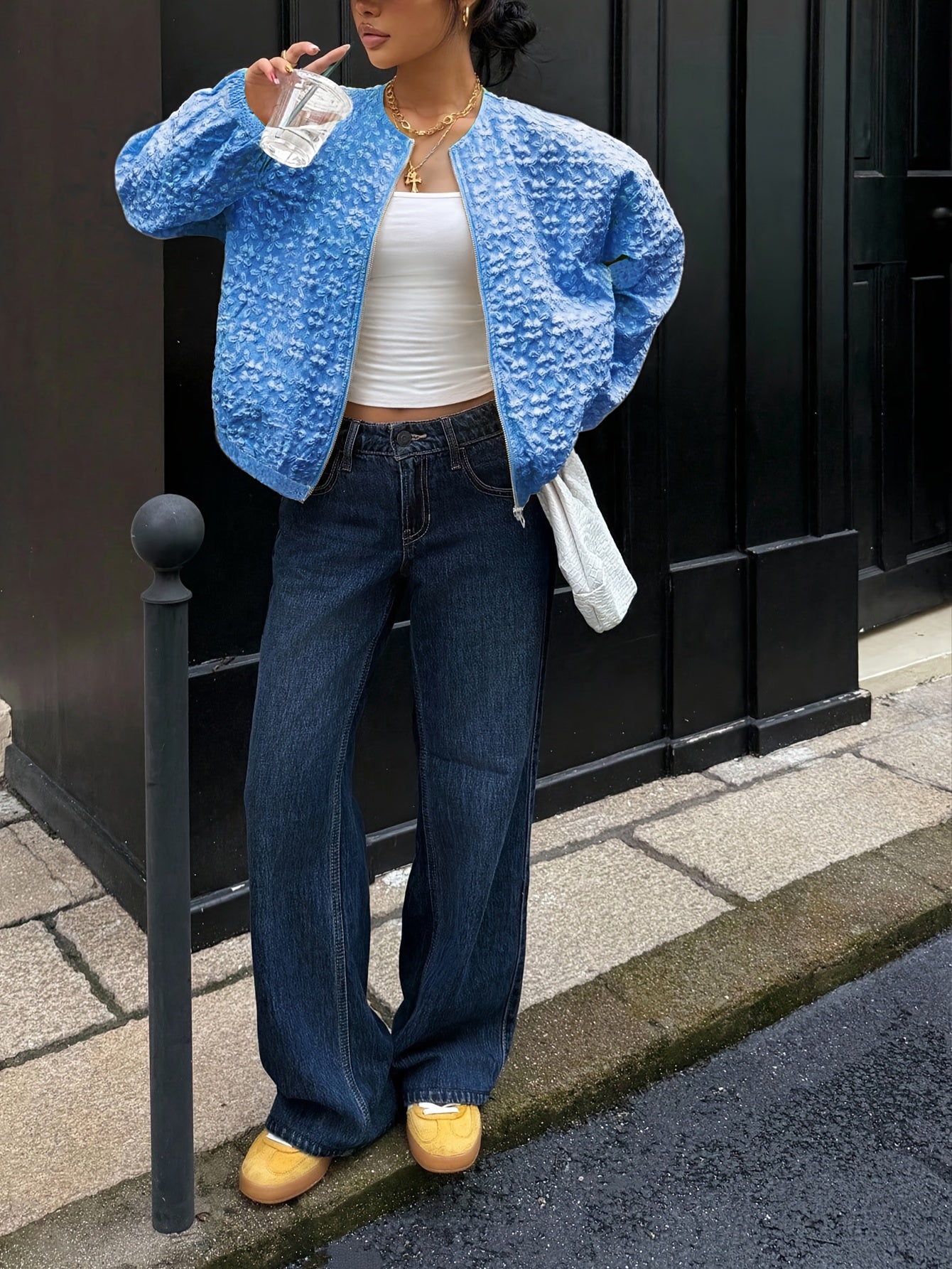 Միագույն կայծակաճարմանդով առօրյա բաճկոն