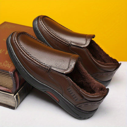 A Pair of Genuine Leather Men'S Shoes, Featuring Warm And Cozy Casual Leather Shoes with Plush Lining for Autumn And Winter. Made from High-Quality First-Layer Cowhide, The Shoe'S Surface Showcases a Delicate Texture That Hig