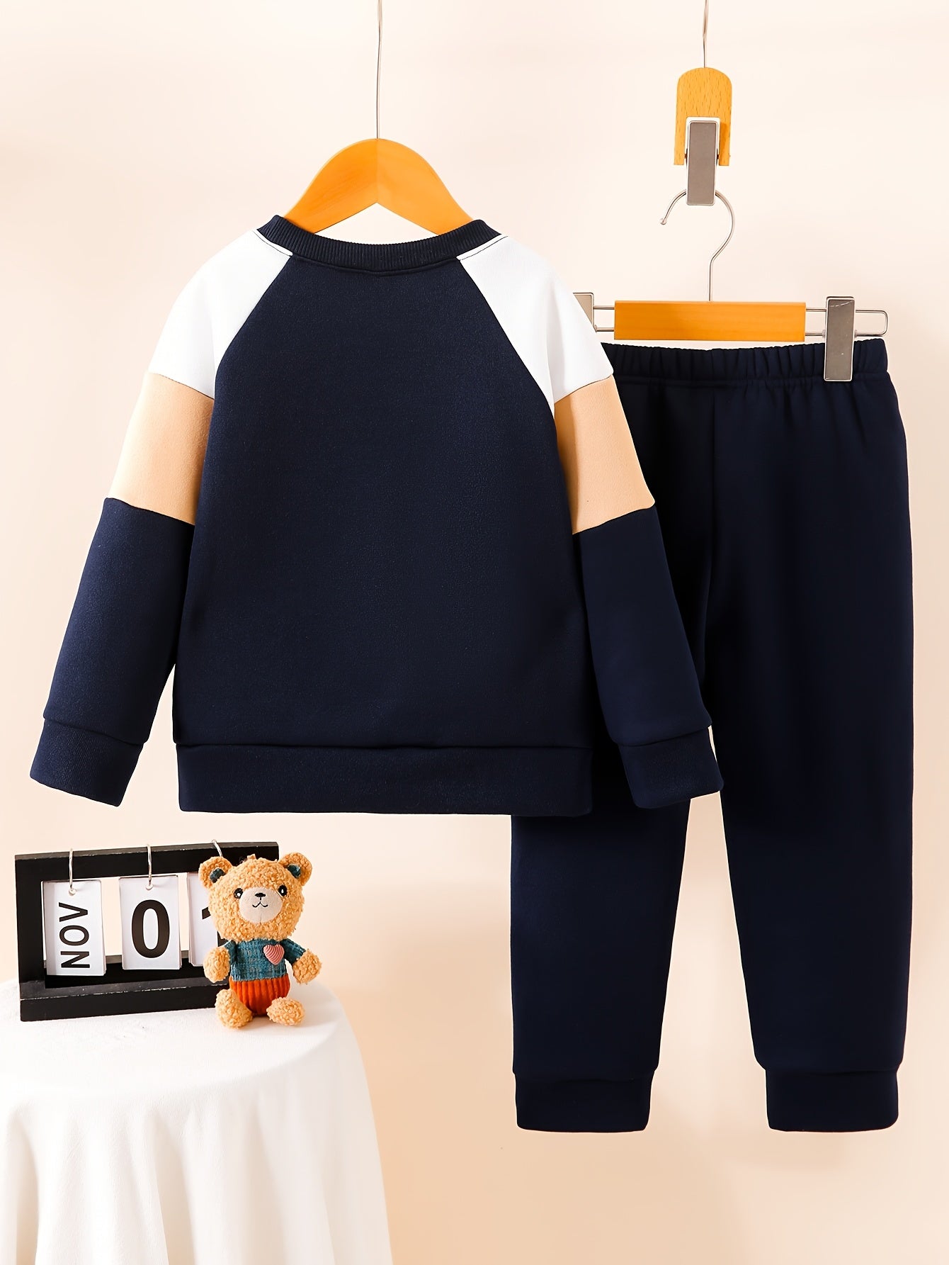 Աշնանային և ձմեռային կլոր վզնոցով սվիտեր՝ երկար թևքերով, եռագույն պատչվորք «Cute Bear» պիտակով, առօրյա, հարմարավետ, պարզ, նորաձև, բազմակողմանի, առօրյա տաբատների 2 հատանոց հավաքածու, իդեալական է բացօթյա օգտագործման համար