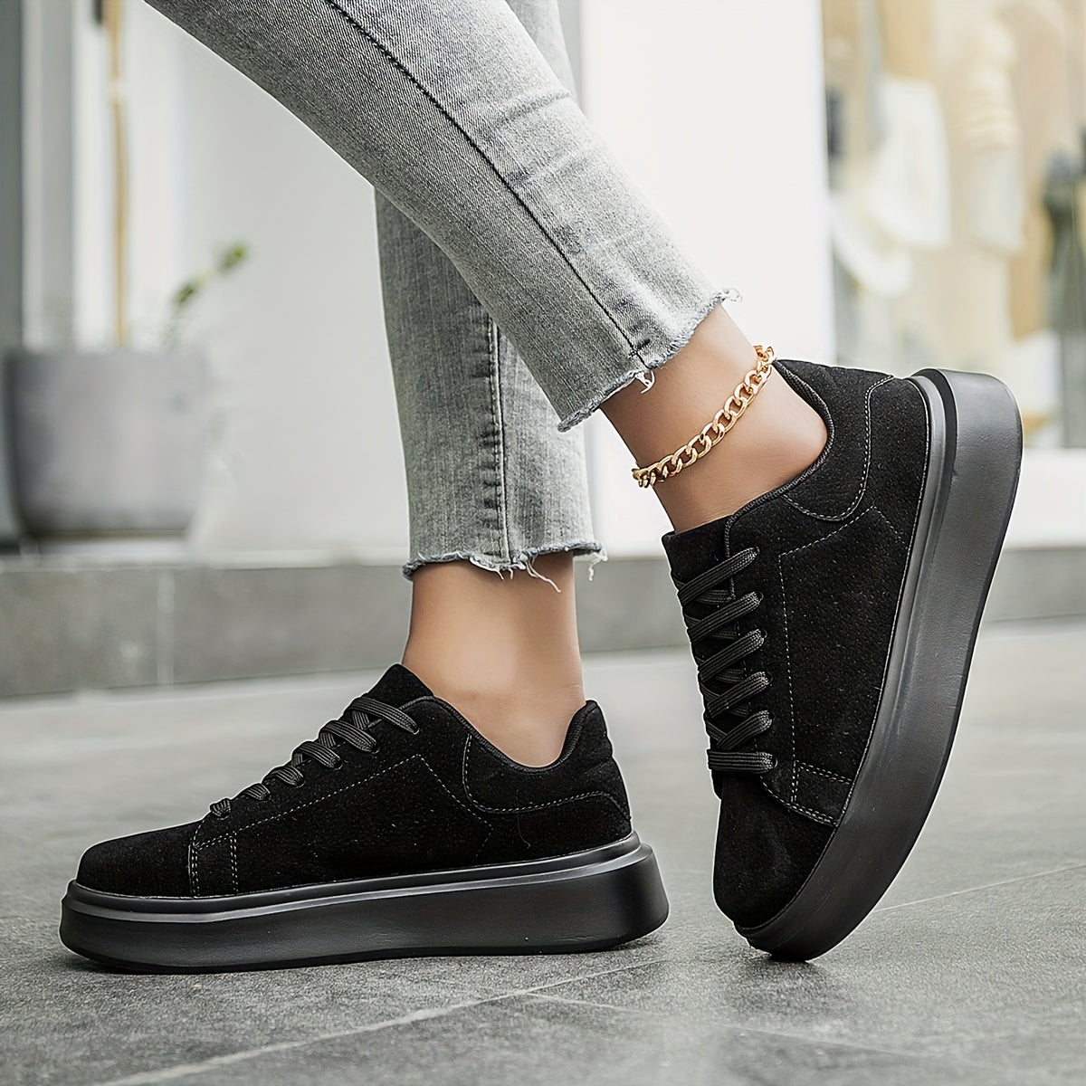 Women's Retro-Inspired Solid Color Lace-Up Sneakers - Lightweight, Comfortable & Durable Casual Sneakers for All Seasons