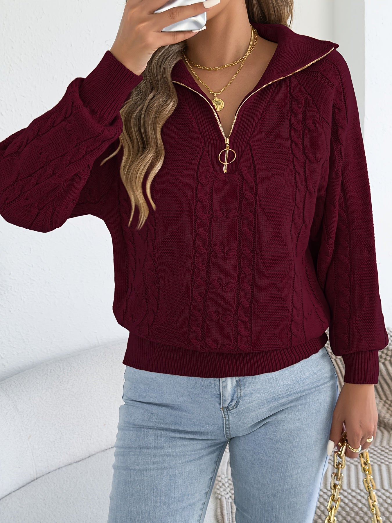 Աշնանային և ձմեռային հանգստի համար նախատեսված պուլովեր սվիտեր՝ միագույն, կայծակաճարմանդով և կոճղակապով, կանացի սվիտեր