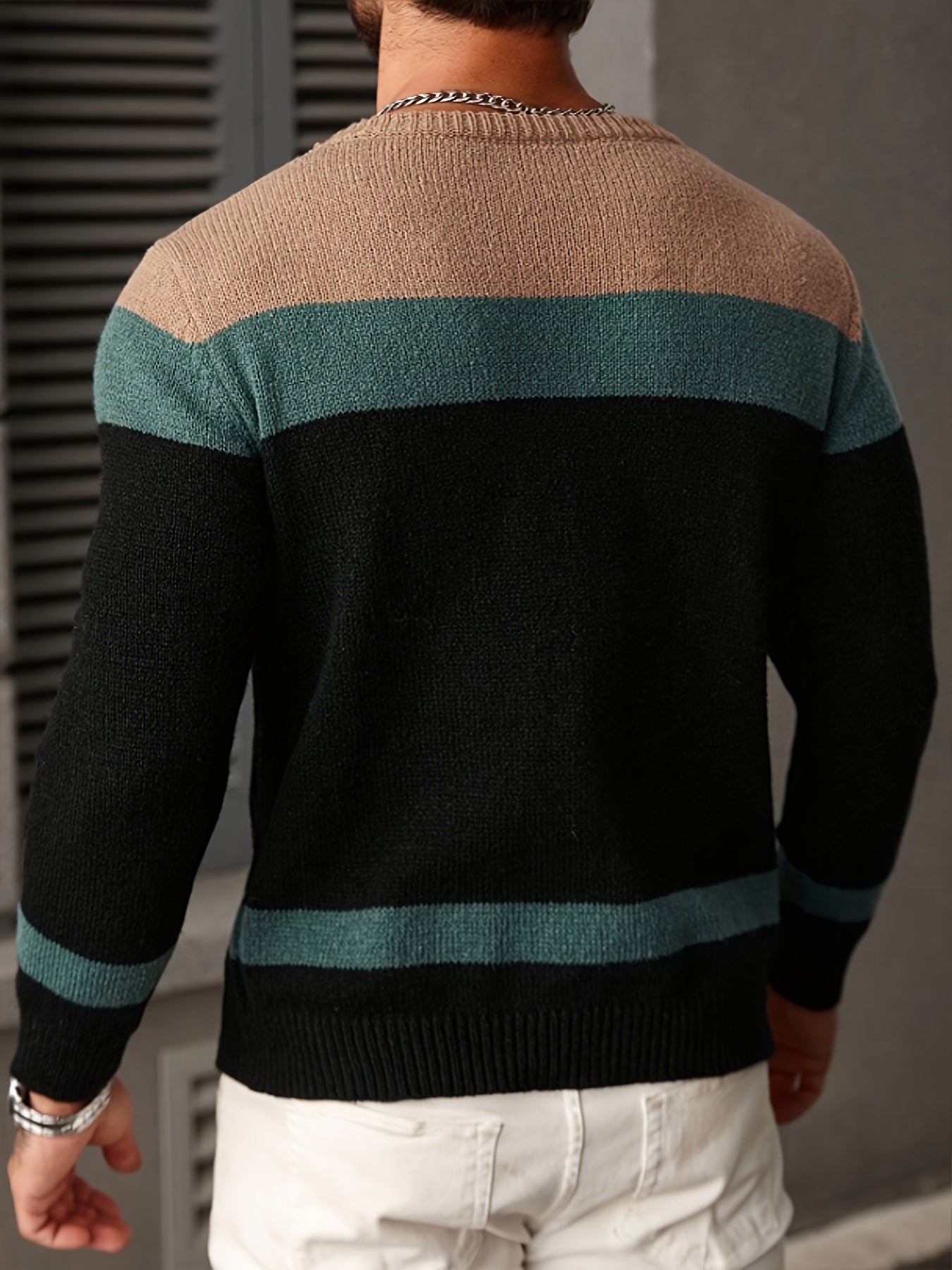 Տղամարդու գունավոր թվիդից տրիկոտաժե սվիտեր, կլոր օձիքով, երկար թևքերով, գունավոր տրիկոտաժե, բաց մոխրագույն՝ գործնական և առօրյա զբոսանքների համար