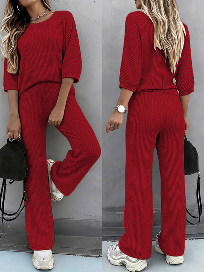 A Two-Piece Set Featuring a Solid Color Batwing Short-Sleeve T-Shirt with a Round Neck And Casual Wide-Leg Stretchy Pants - ayq