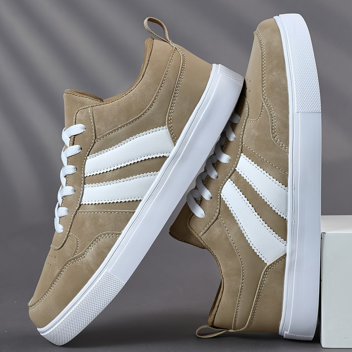 Men's Striped Low-Top Casual Sneakers with Soft EVA Sole