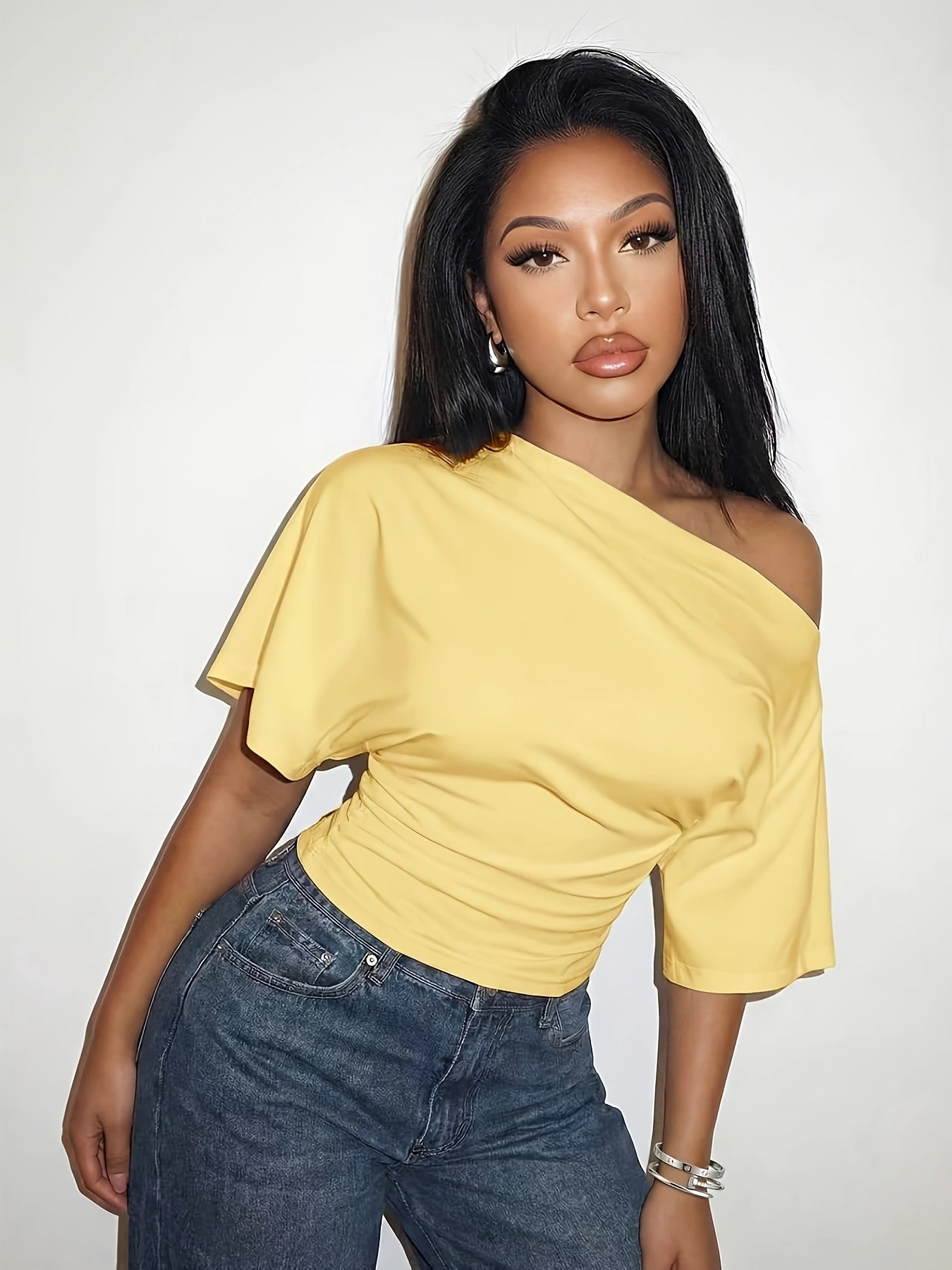 Elegant Off-Shoulder White T-Shirt Top with Pleated Waist