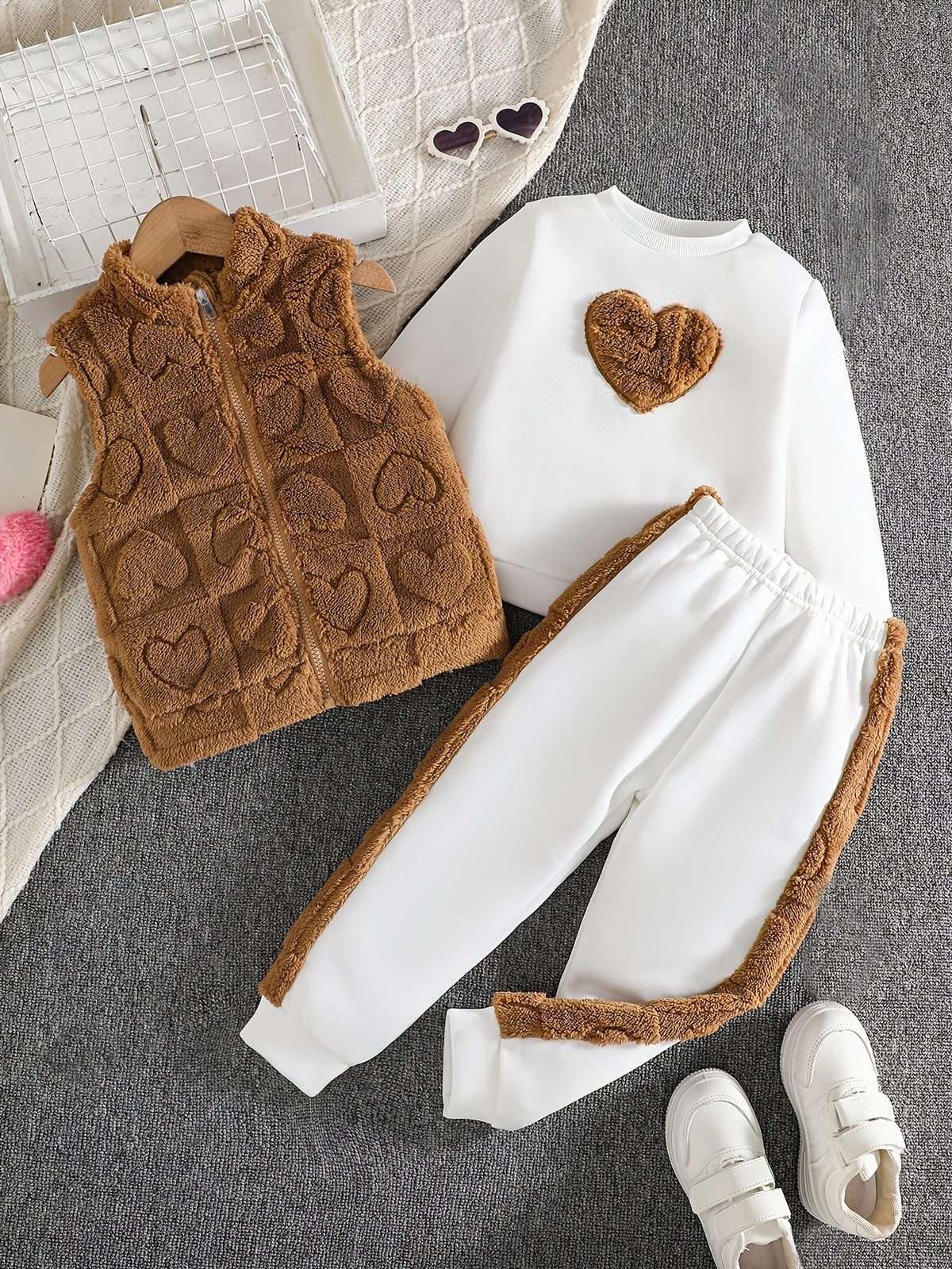 Girls 3-Piece Heart Pattern Fall/Winter Casual Set - ayq