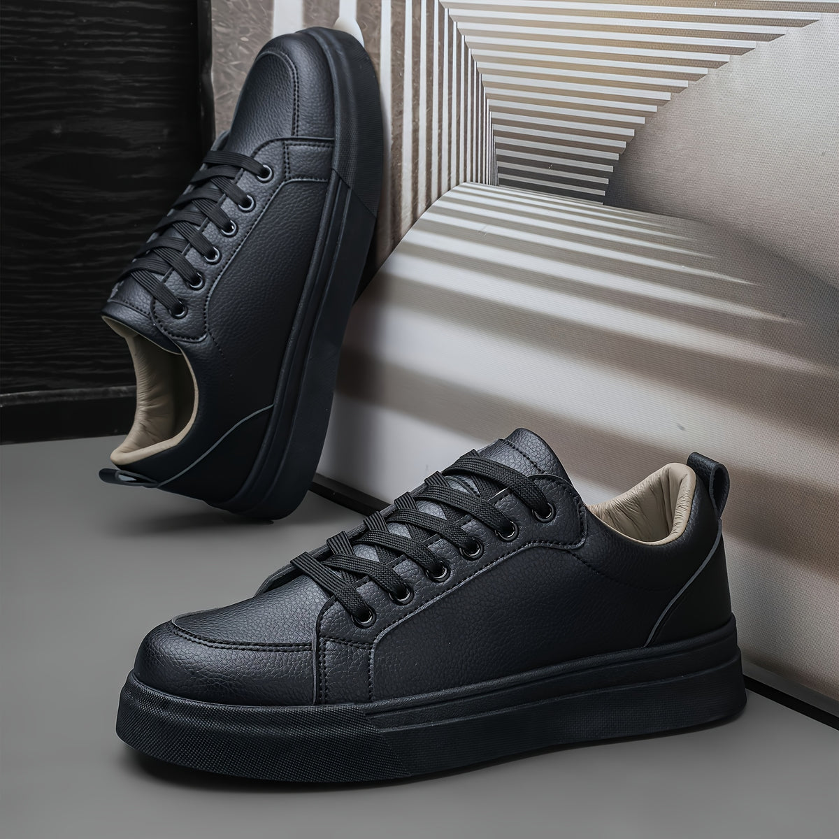 Men's Vintage Low-Top Casual Sneakers with PU Upper