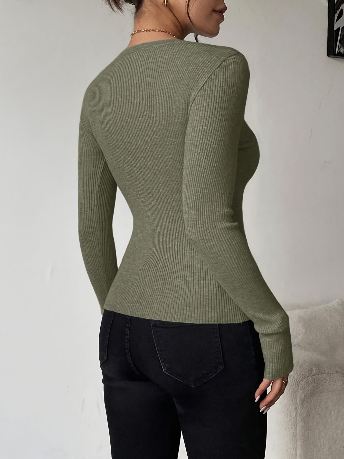 Over 500, 000 People Have Added This Stylish Long-Sleeve Top for Women to Their Carts. It Features a Cross And Hollow Design at The Neckline, Perfect for Dates And Parties, Showcasing a Fashionable And Sexy Look. Super Discou
