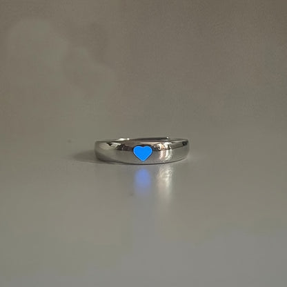 A Pair of Unique Glow-In-The-Dark Heart Rings, Adjustable for Couples, Perfect As a Valentine'S Day Gift for Your Loved One at a Nightclub Party.